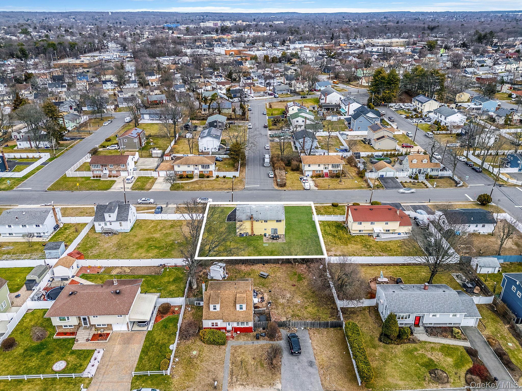 Single Family Centerwood  Suffolk County, NY 11704, MLS-975783-33