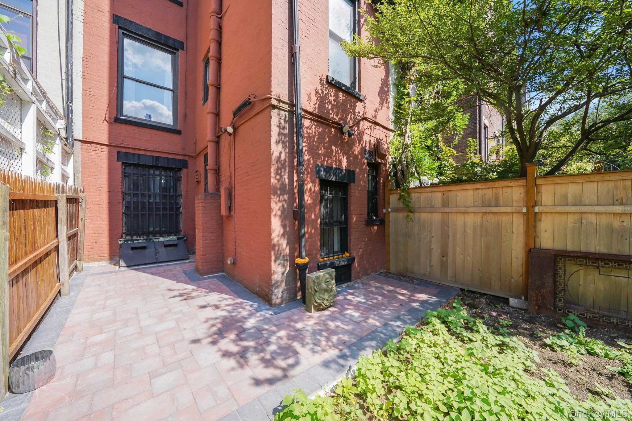 Single Family 137th  Manhattan, NY 10030, MLS-975793-3
