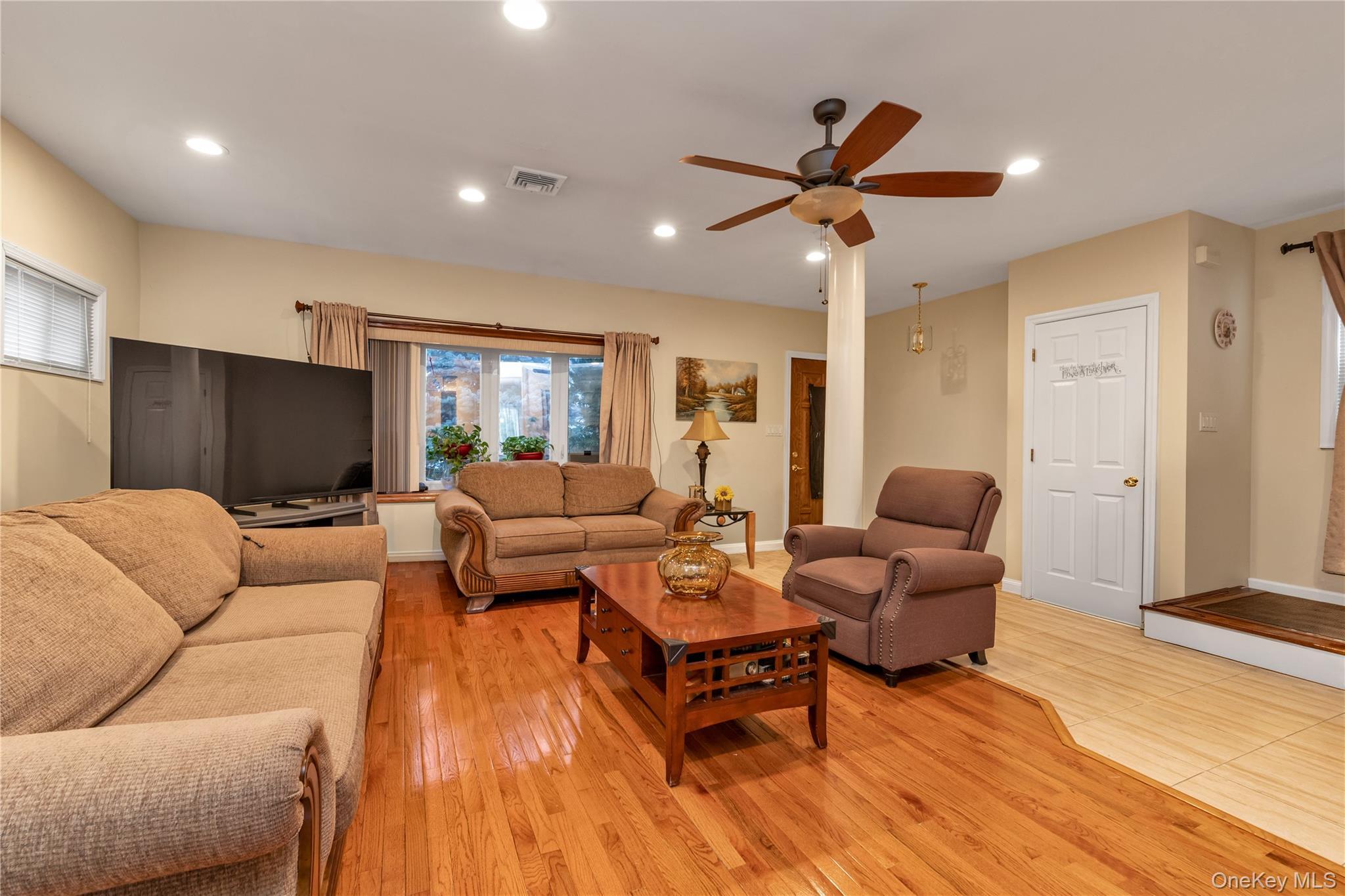 Single Family 219th Queens, NY 11428, MLS-975794-3