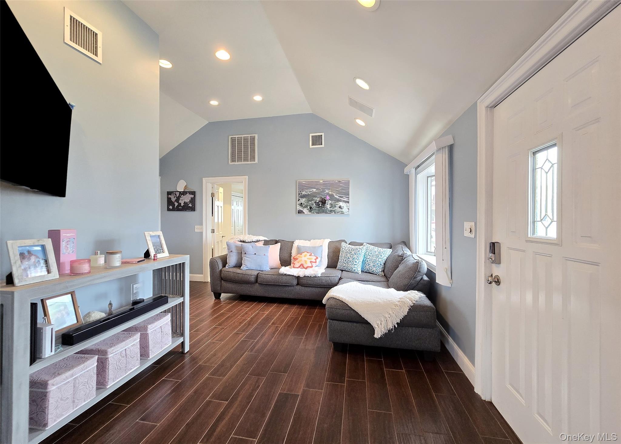 Single Family Kent  Suffolk County, NY 11701, MLS-975795-3