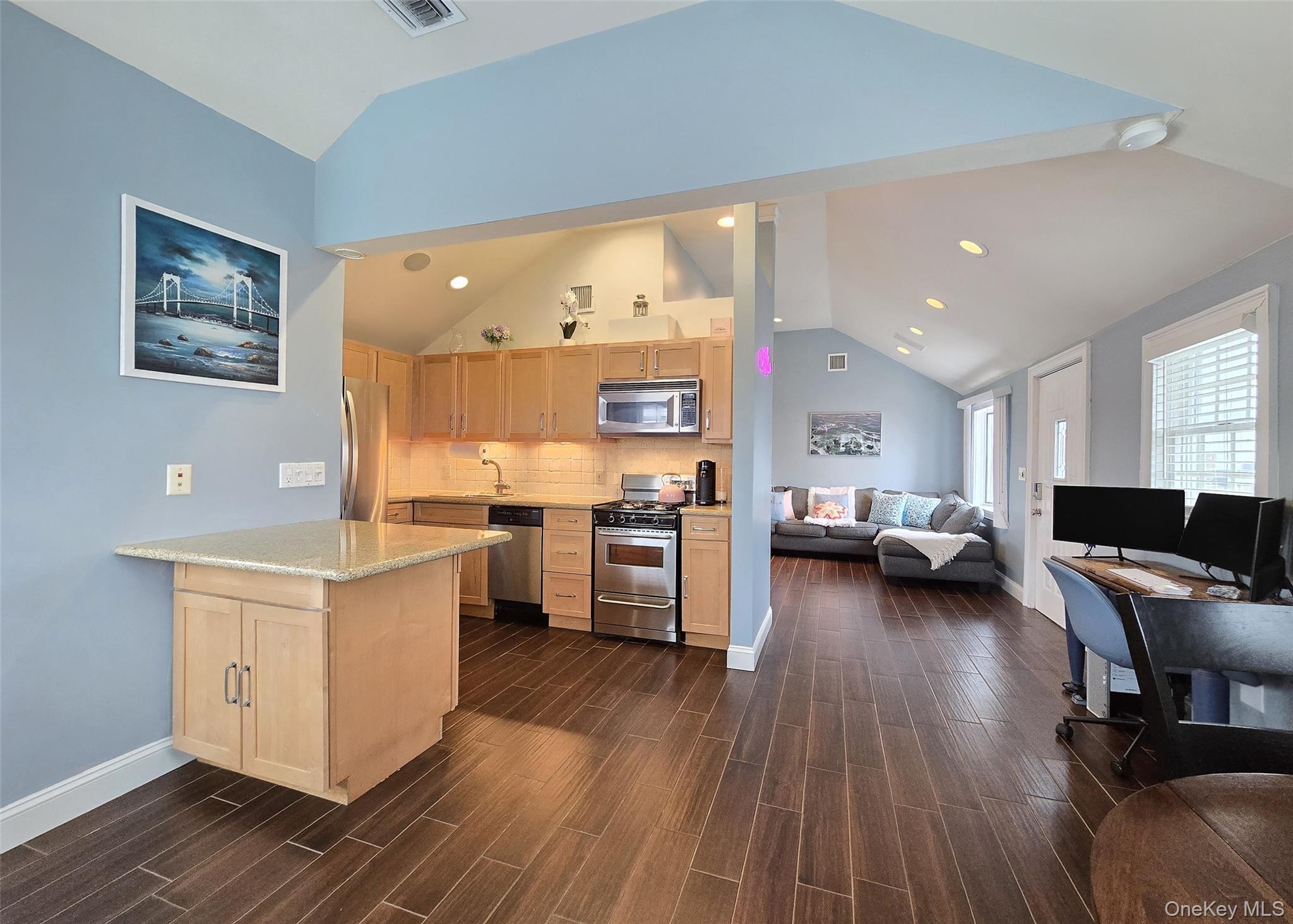 Single Family Kent  Suffolk County, NY 11701, MLS-975795-4