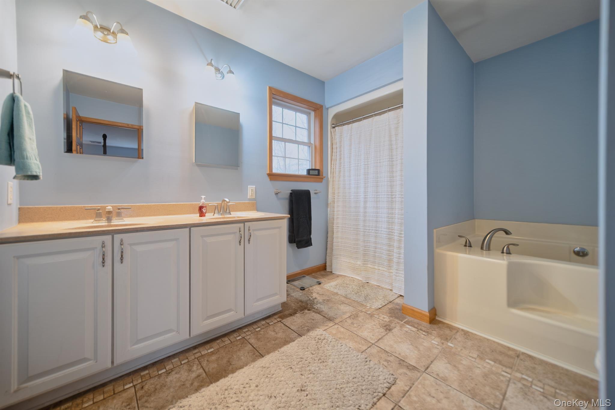 Single Family Blue Mountain Ulster County, NY 12477, MLS-975807-23