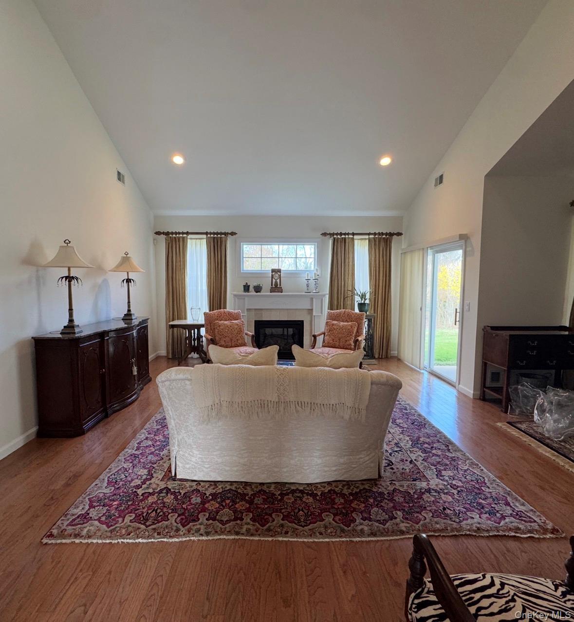 Condo Constantine Suffolk County, NY 11766, MLS-975826-14