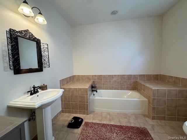 Condo Constantine Suffolk County, NY 11766, MLS-975826-18