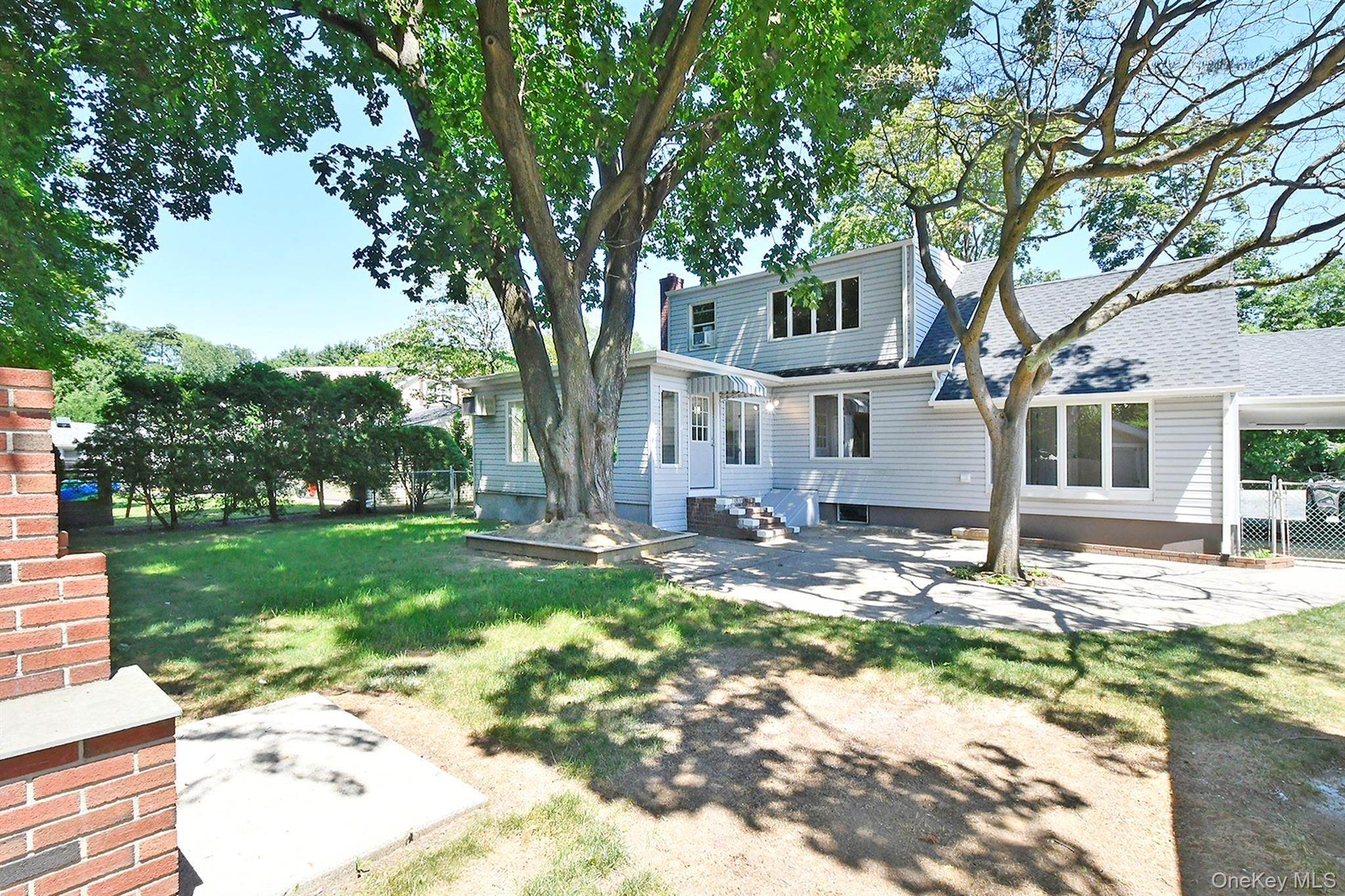 Single Family Koster  Suffolk County, NY 11746, MLS-975835-17