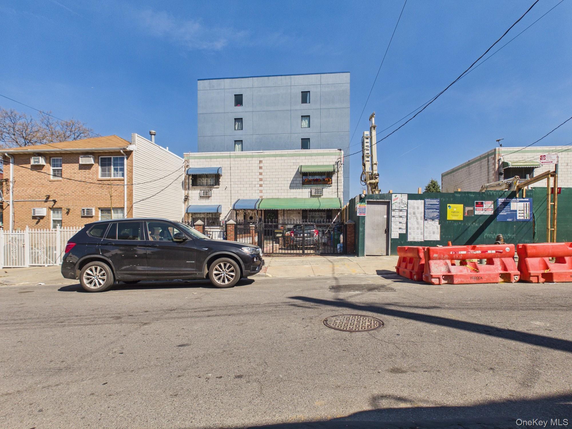 Single Family Home  Bronx, NY 10459, MLS-975862-2
