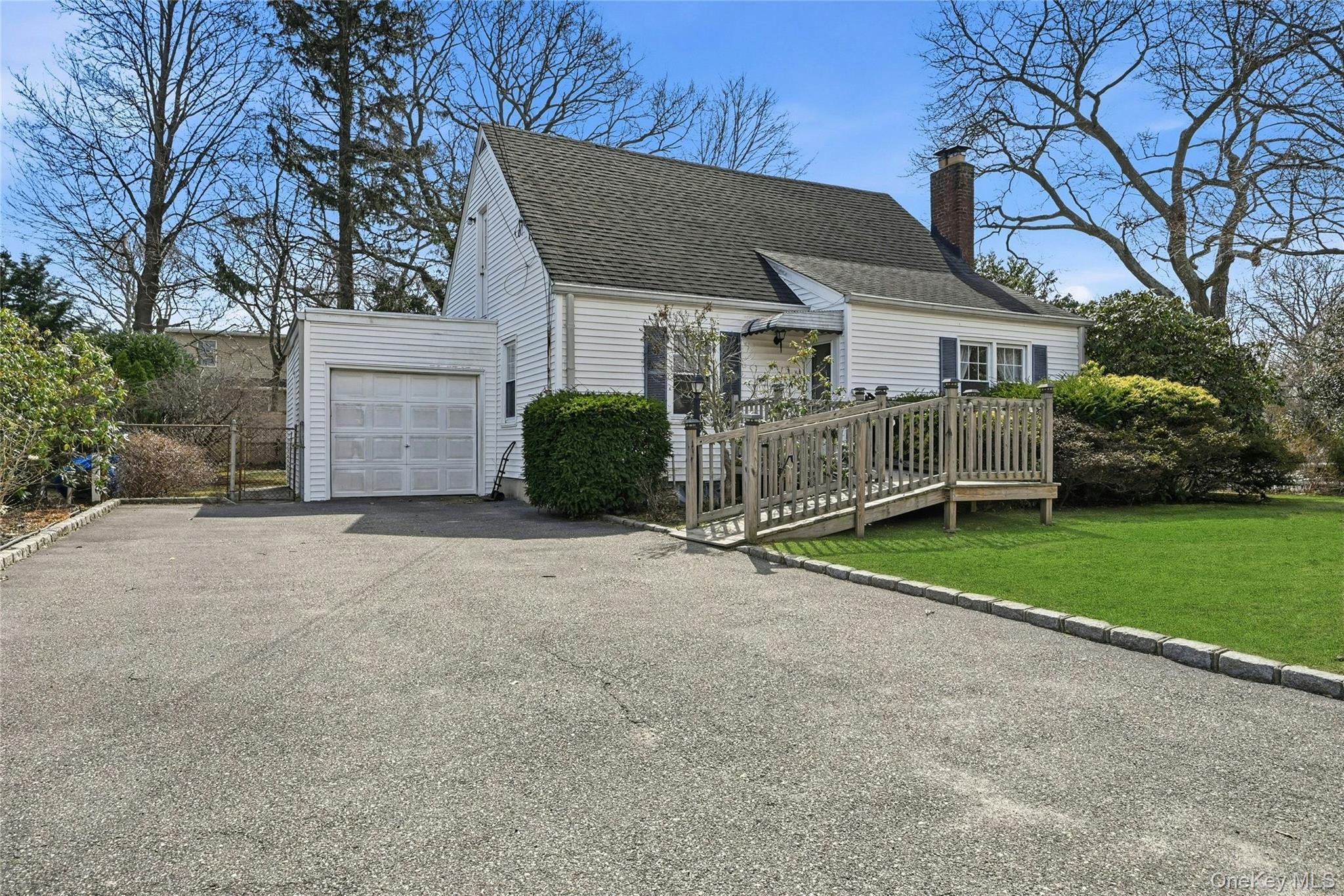 Single Family Fillmore  Suffolk County, NY 11721, MLS-975879-2