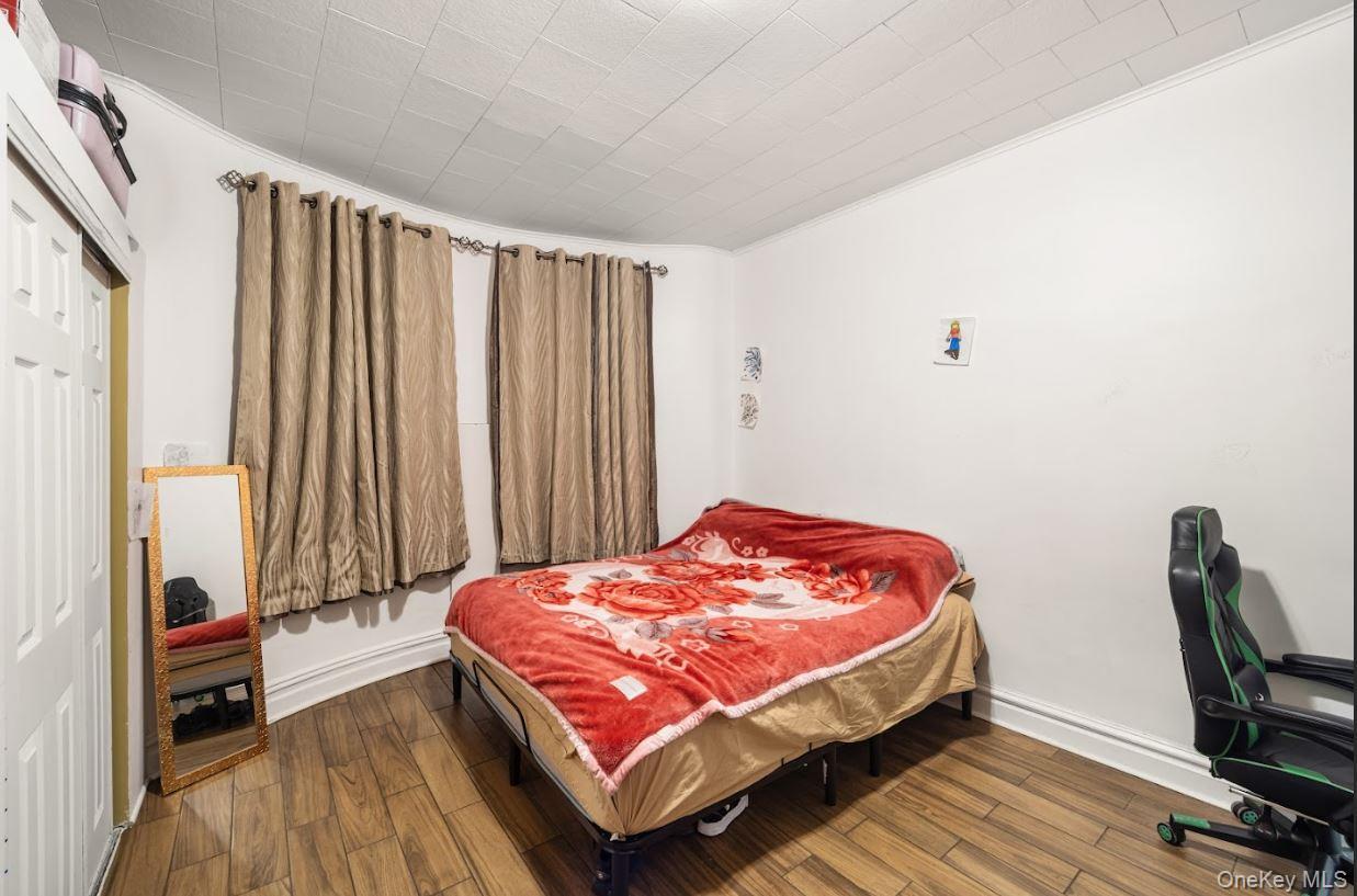 Single Family 69th  Queens, NY 11385, MLS-975886-11