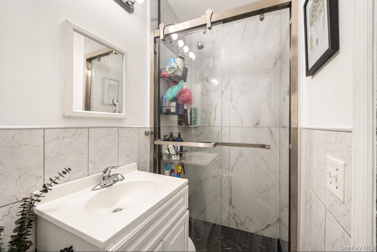 Single Family 69th  Queens, NY 11385, MLS-975886-14