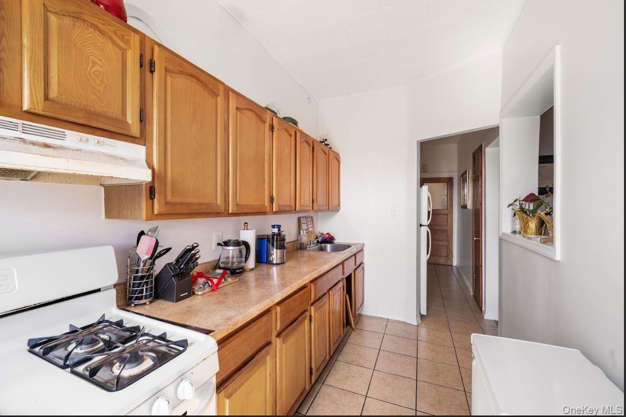 Single Family 69th  Queens, NY 11385, MLS-975886-16