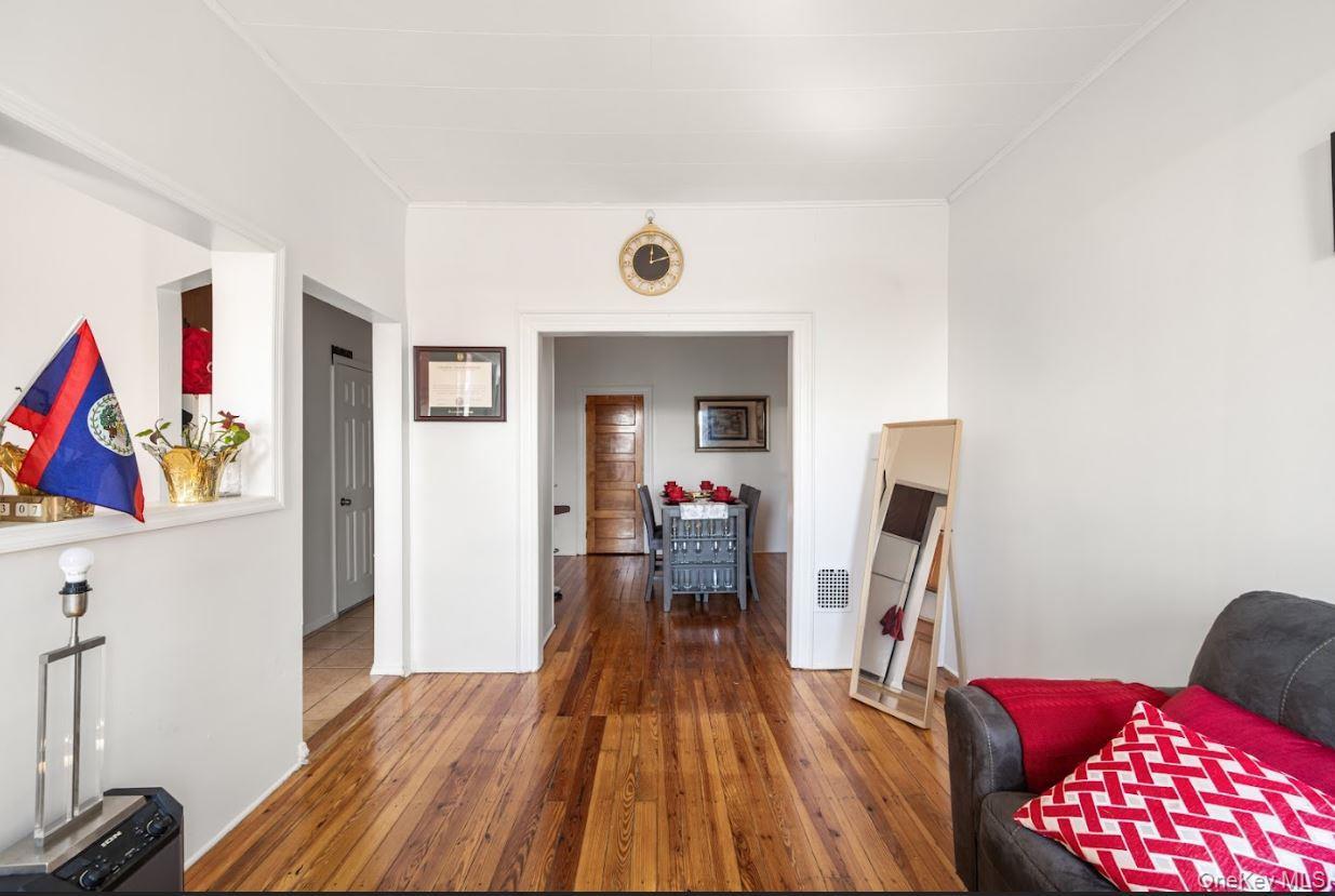 Single Family 69th  Queens, NY 11385, MLS-975886-21