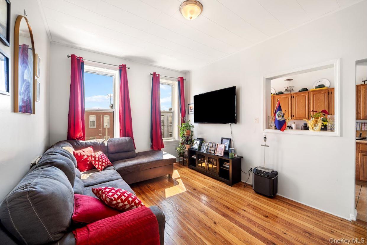 Single Family 69th  Queens, NY 11385, MLS-975886-23