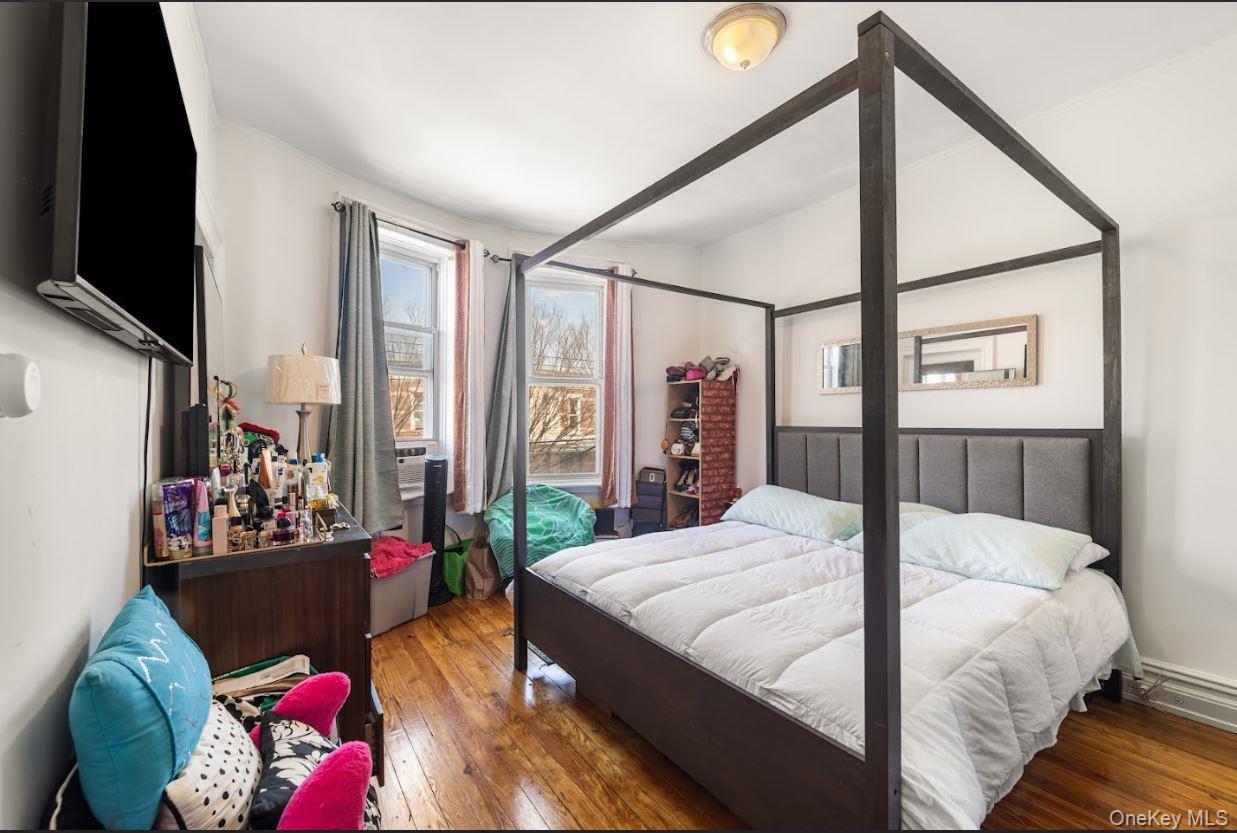 Single Family 69th  Queens, NY 11385, MLS-975886-24