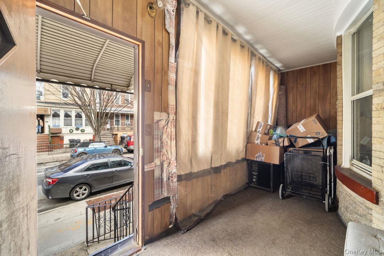 Single Family 69th  Queens, NY 11385, MLS-975886-3