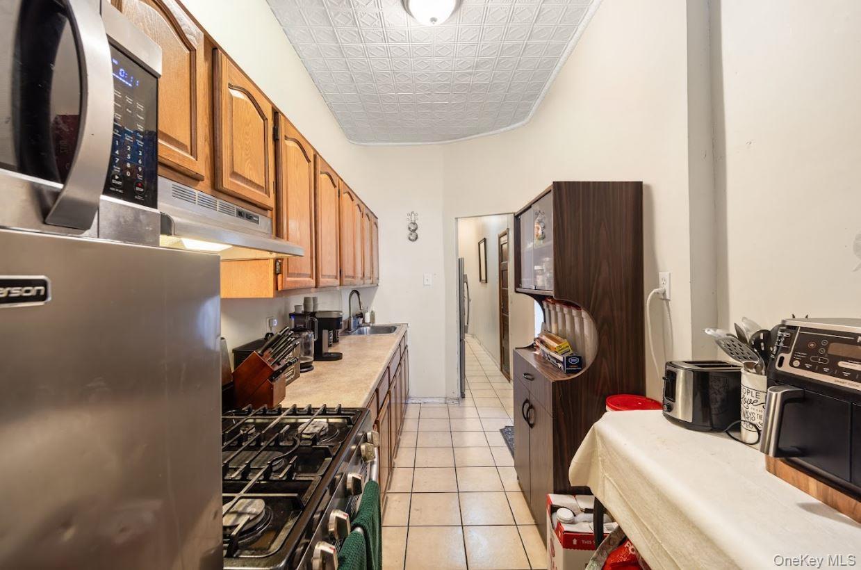 Single Family 69th  Queens, NY 11385, MLS-975886-5