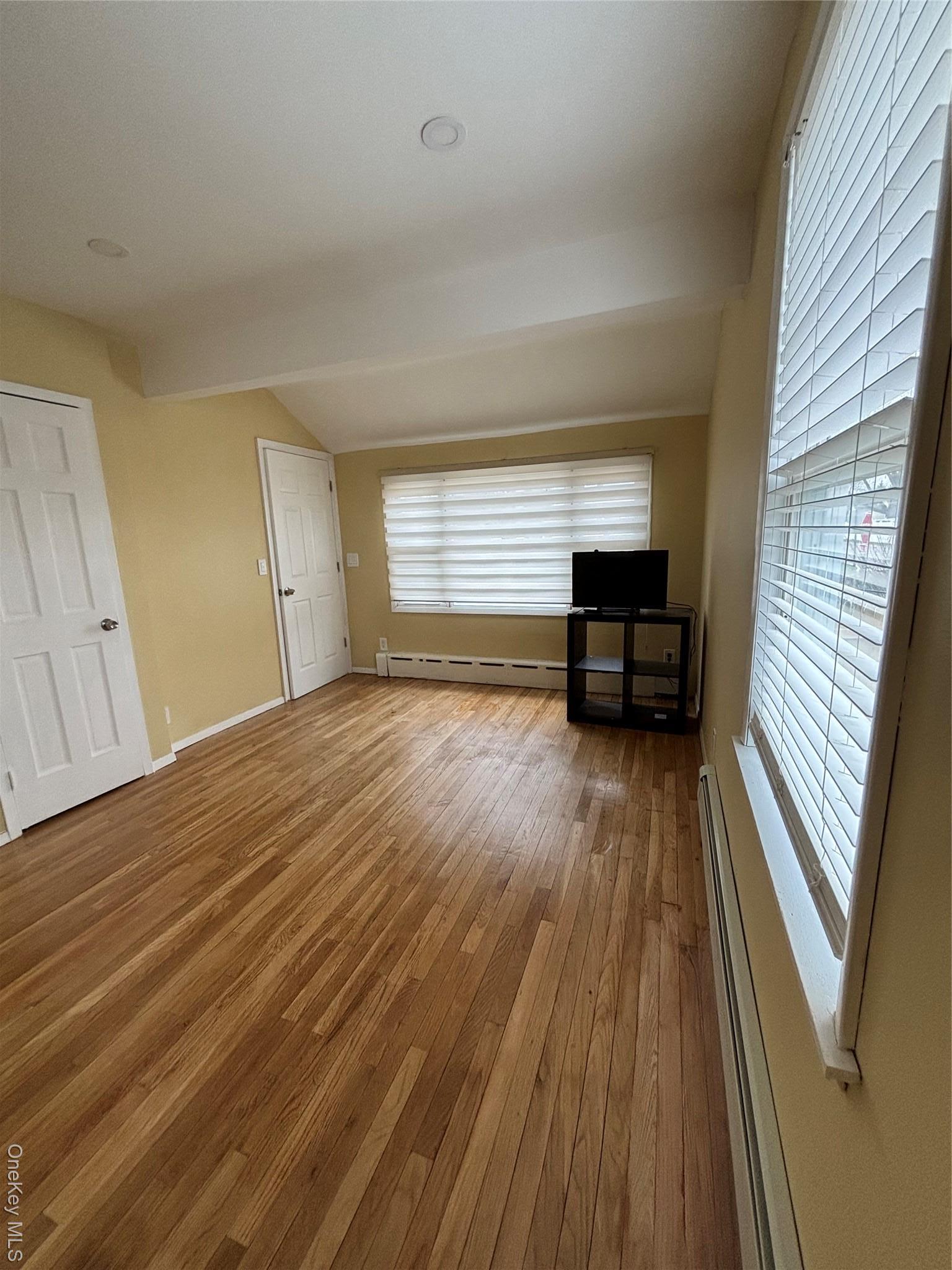 Single Family Roslyn  Suffolk County, NY 11752, MLS-975893-3