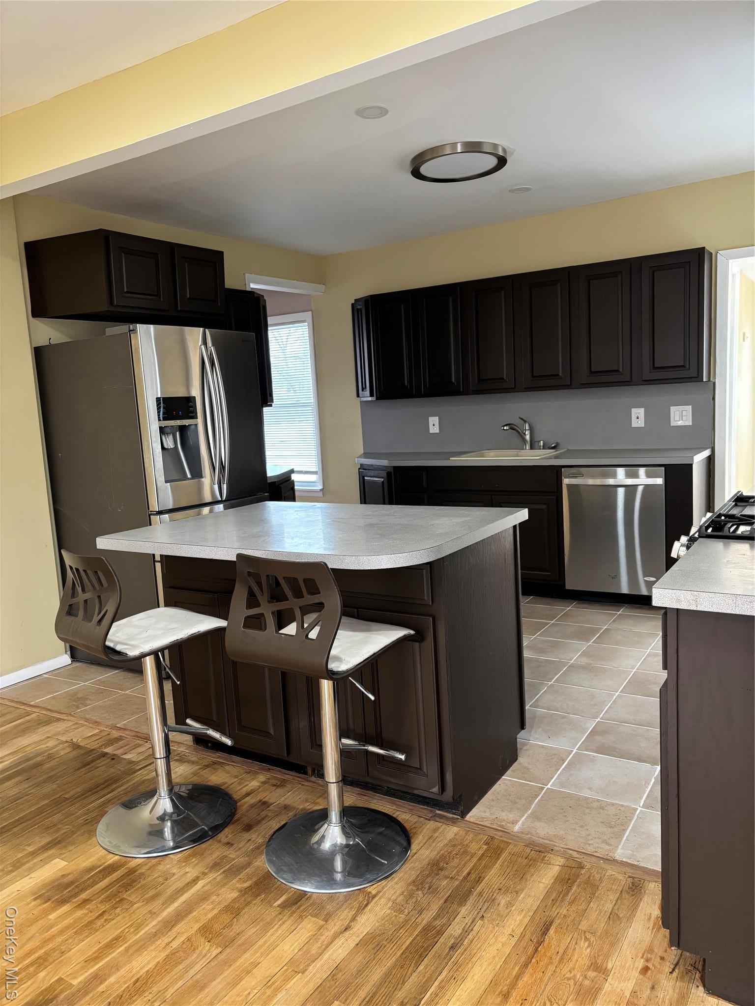 Single Family Roslyn  Suffolk County, NY 11752, MLS-975893-4