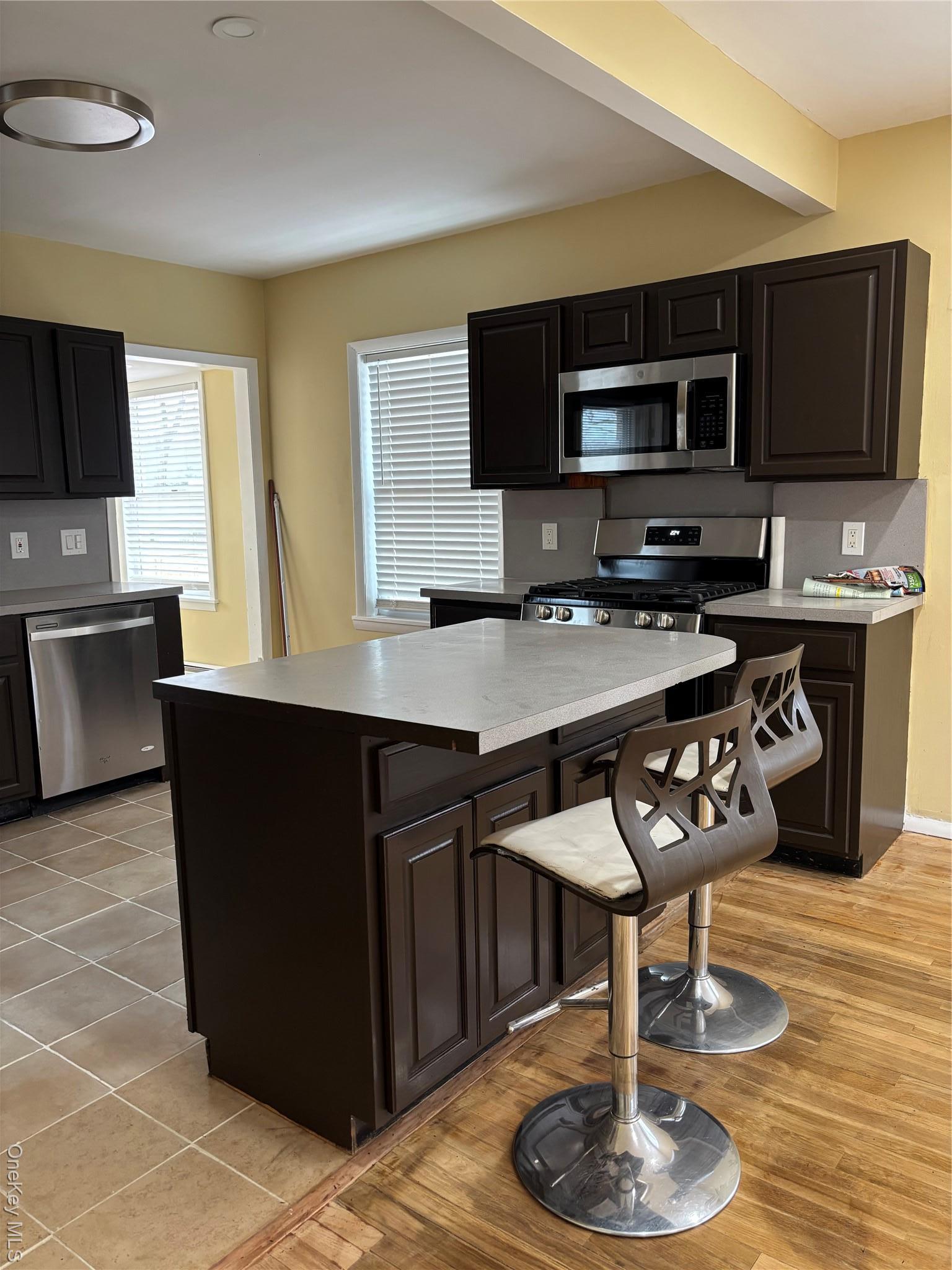 Single Family Roslyn  Suffolk County, NY 11752, MLS-975893-5