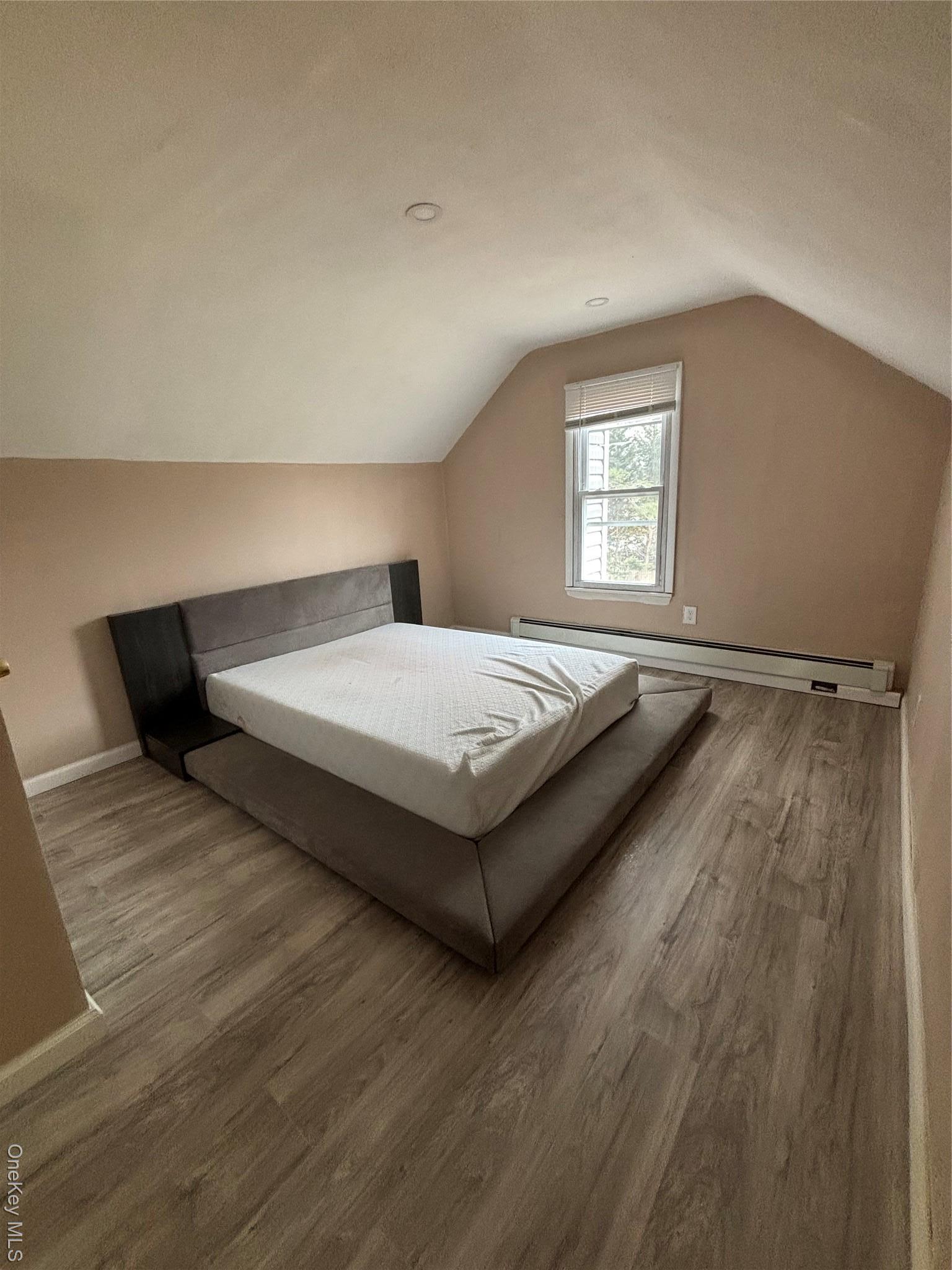 Single Family Roslyn  Suffolk County, NY 11752, MLS-975893-9