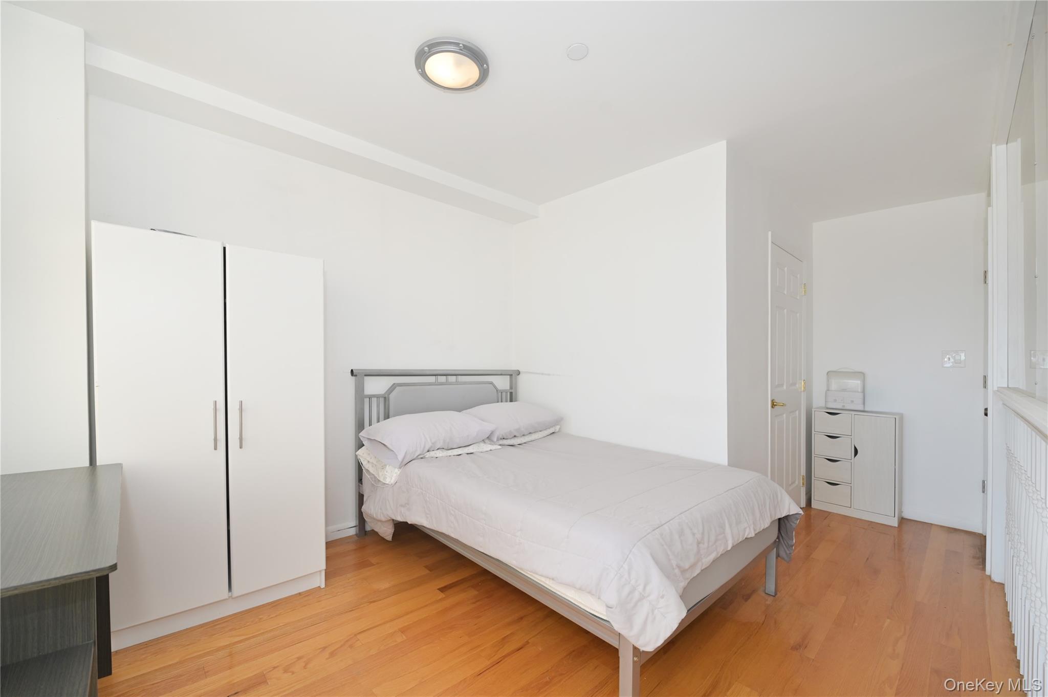 Condo Union  Queens, NY 11354, MLS-975900-14