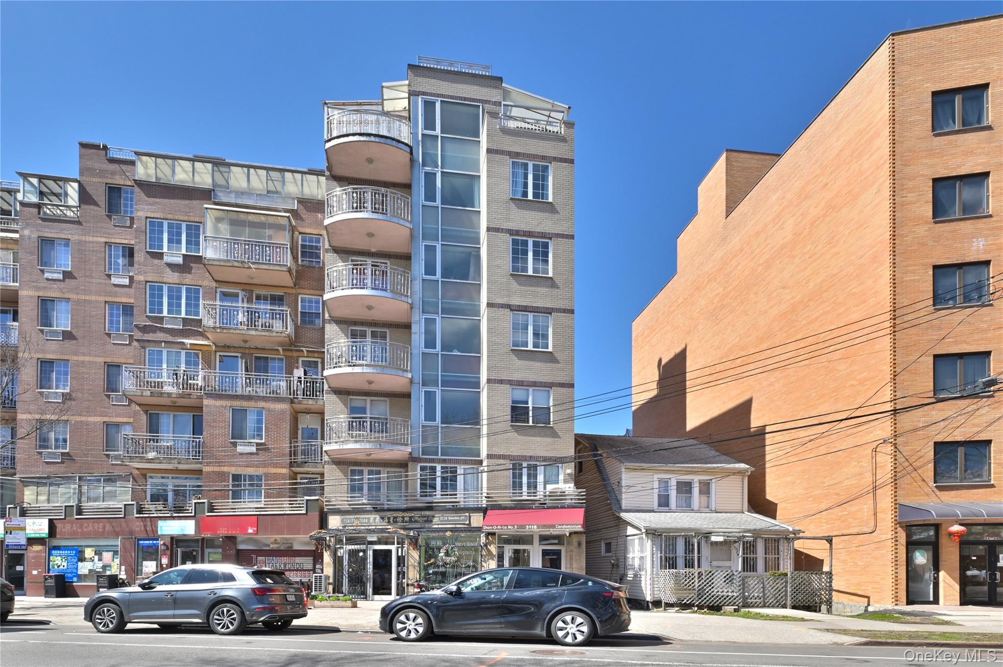 Condo Union  Queens, NY 11354, MLS-975900-23