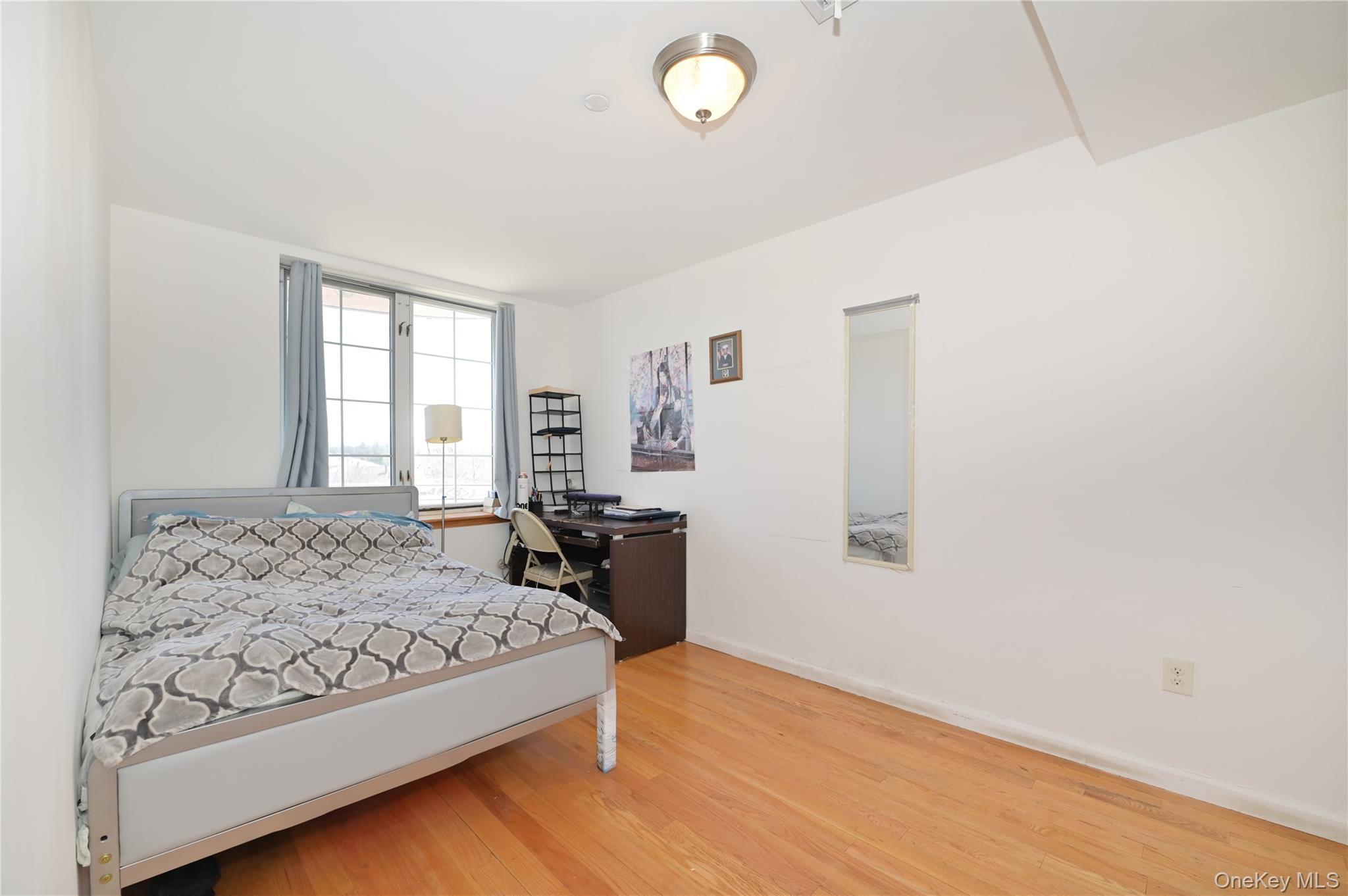 Condo Union  Queens, NY 11354, MLS-975900-6