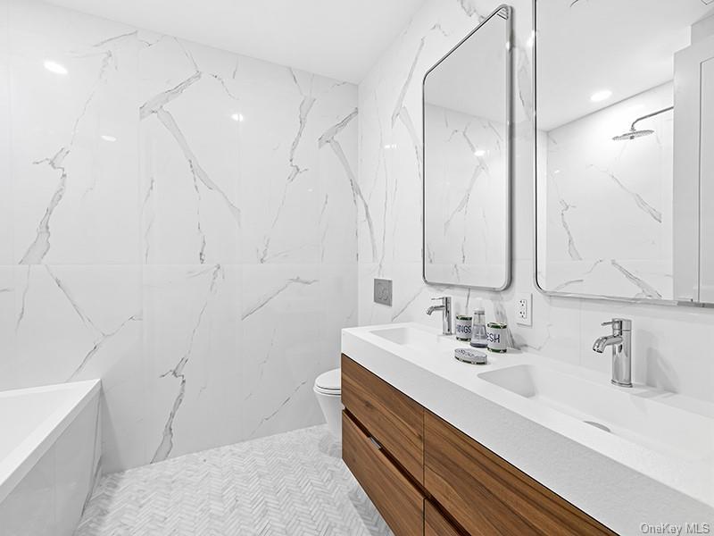 Condo Austin  Queens, NY 11375, MLS-975901-10