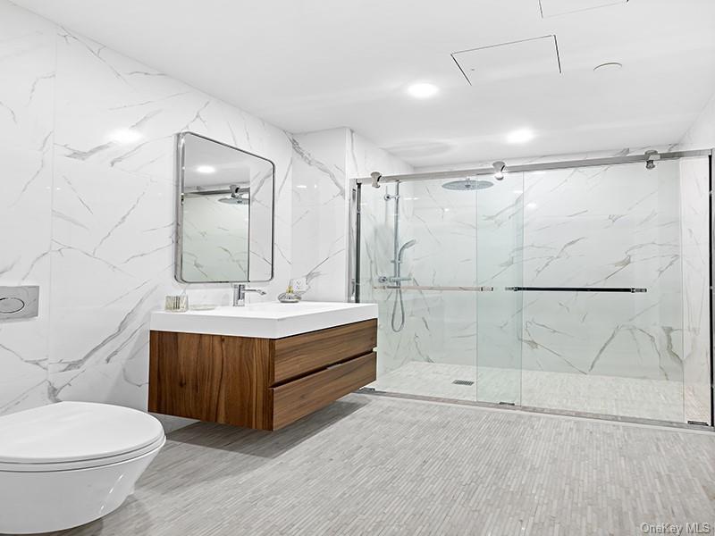 Condo Austin  Queens, NY 11375, MLS-975901-13