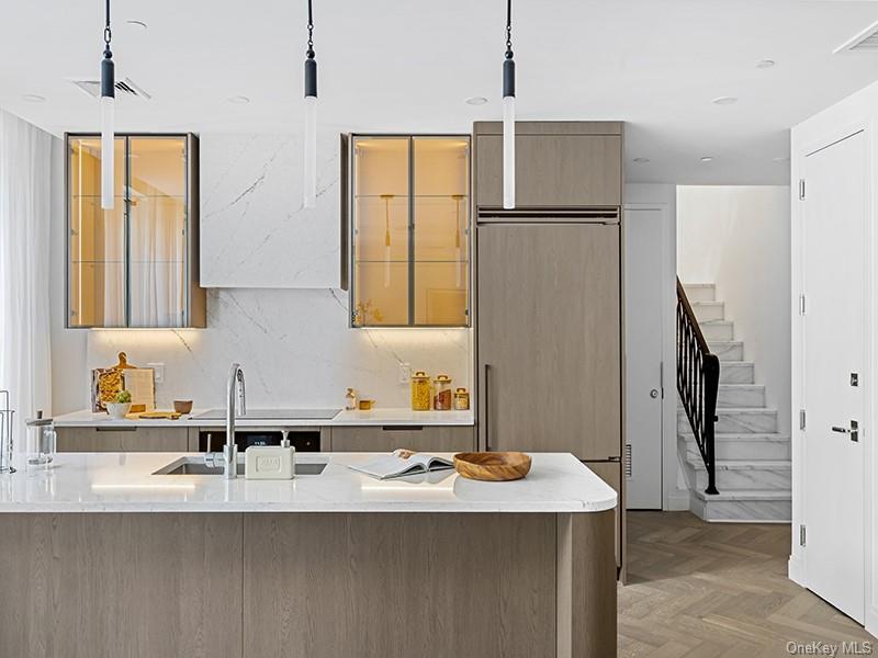 Condo Austin  Queens, NY 11375, MLS-975901-6