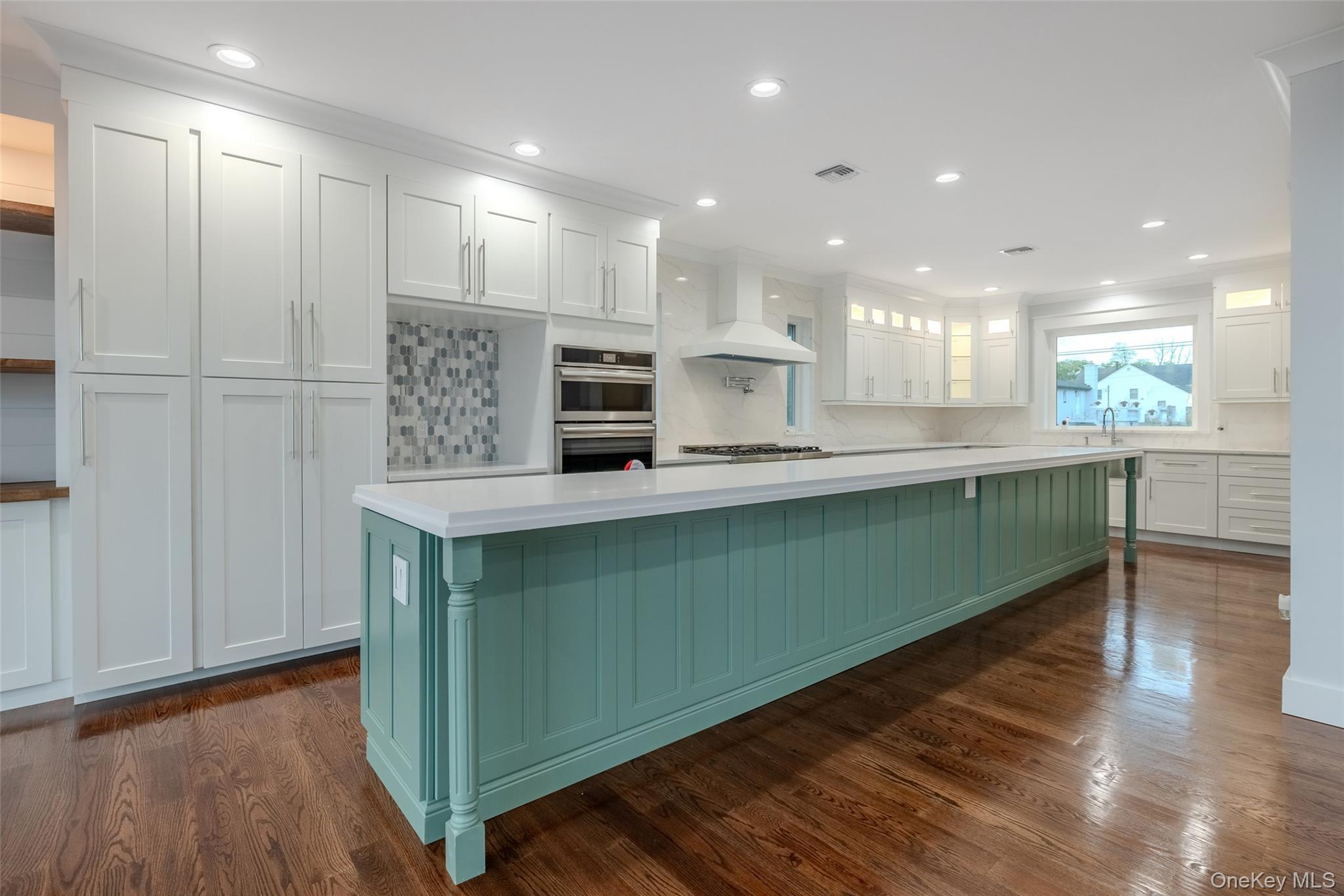Single Family Grandview Drive  Suffolk County, NY 11967, MLS-975912-26