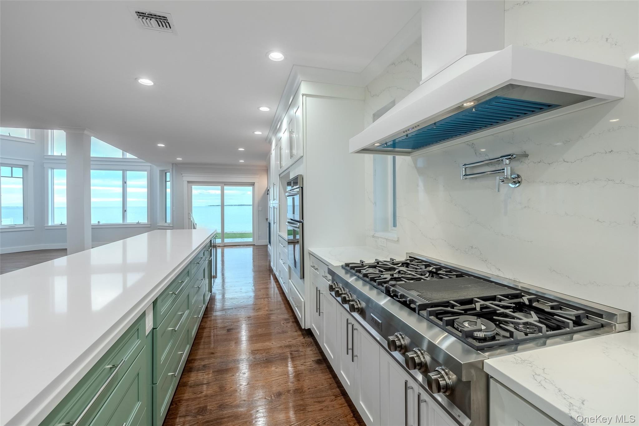 Single Family Grandview Drive  Suffolk County, NY 11967, MLS-975912-29