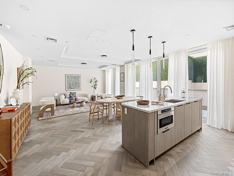 Condo Austin  Queens, NY 11375, MLS-975920-3