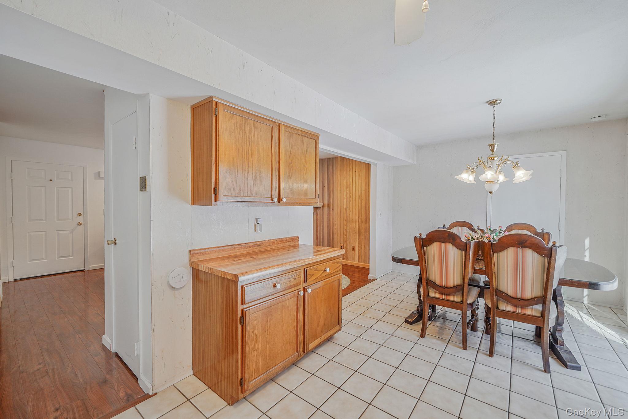 Condo Huntington Commons  Suffolk County, NY 11980, MLS-975964-10