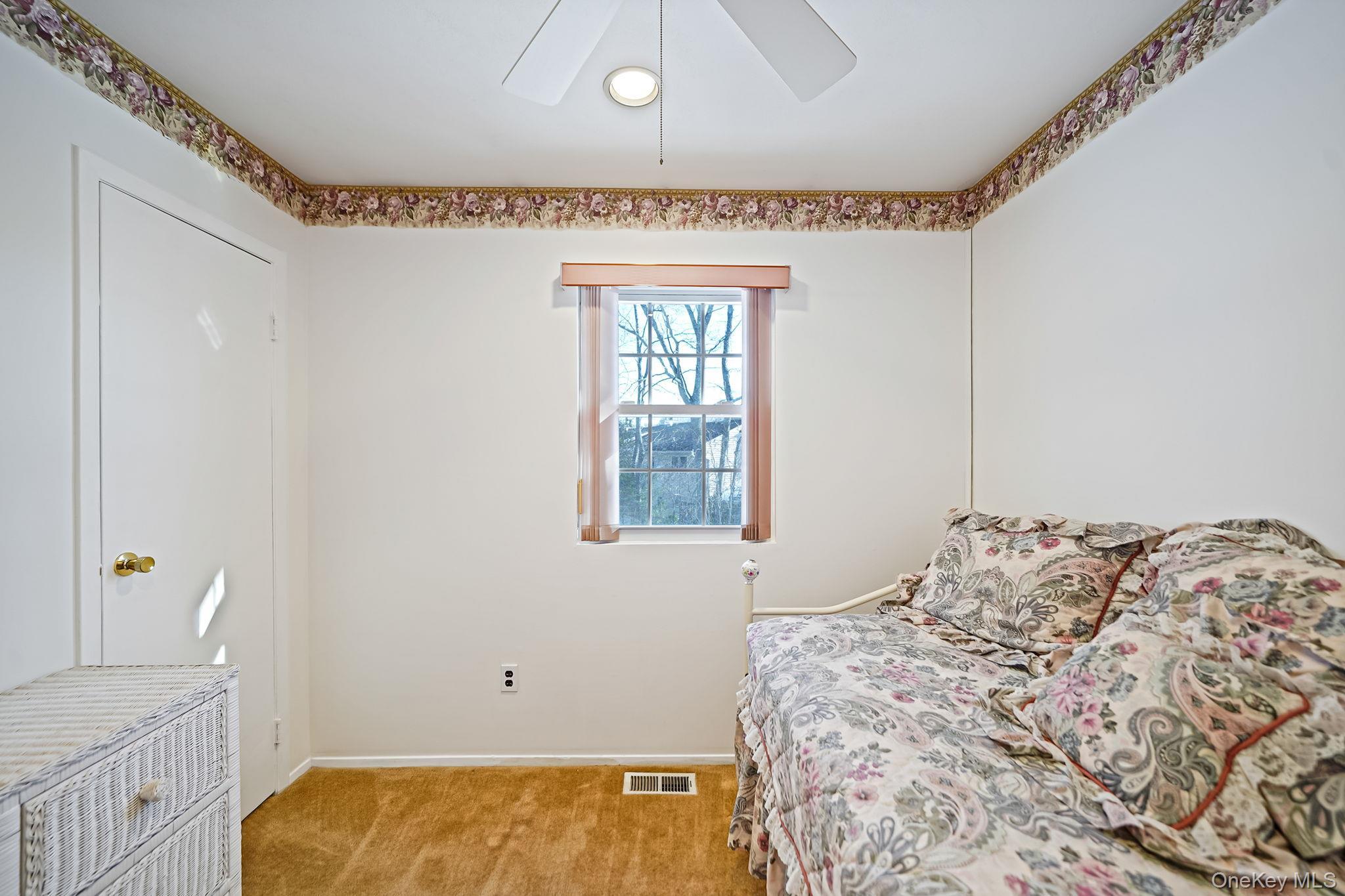 Condo Huntington Commons  Suffolk County, NY 11980, MLS-975964-11