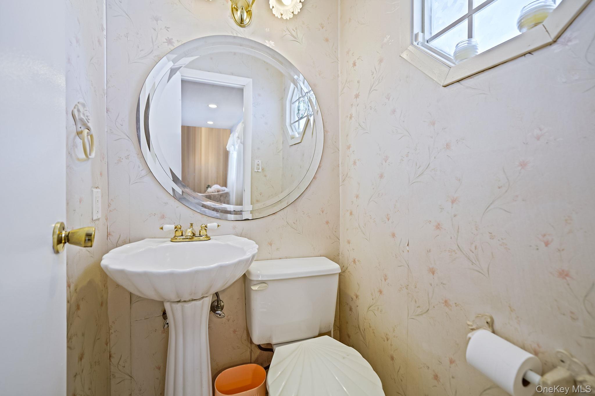 Condo Huntington Commons  Suffolk County, NY 11980, MLS-975964-15