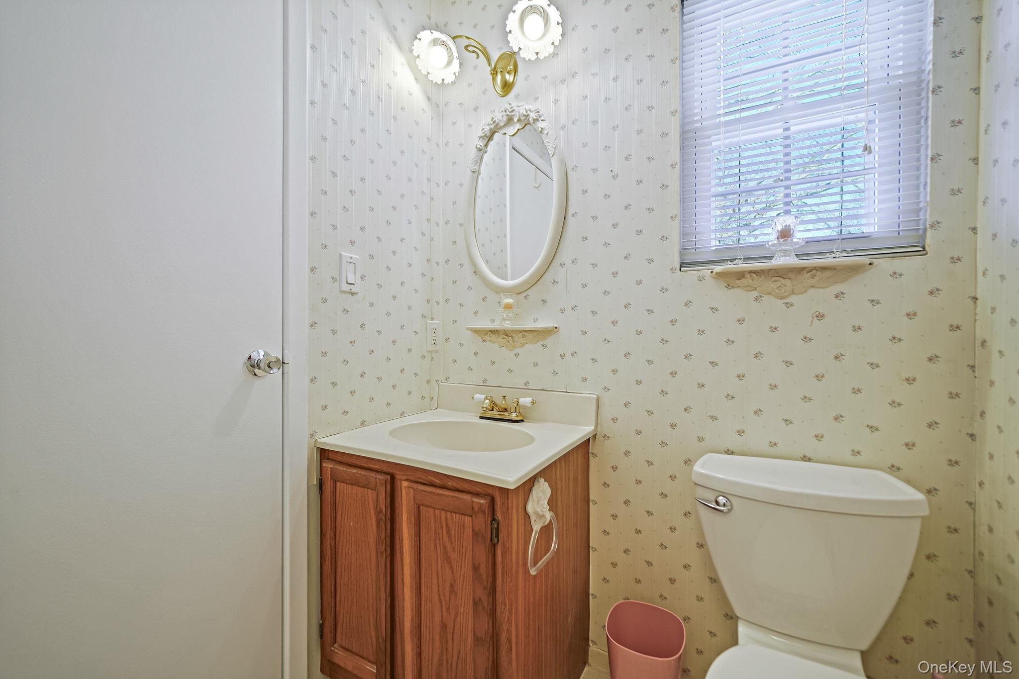 Condo Huntington Commons  Suffolk County, NY 11980, MLS-975964-18