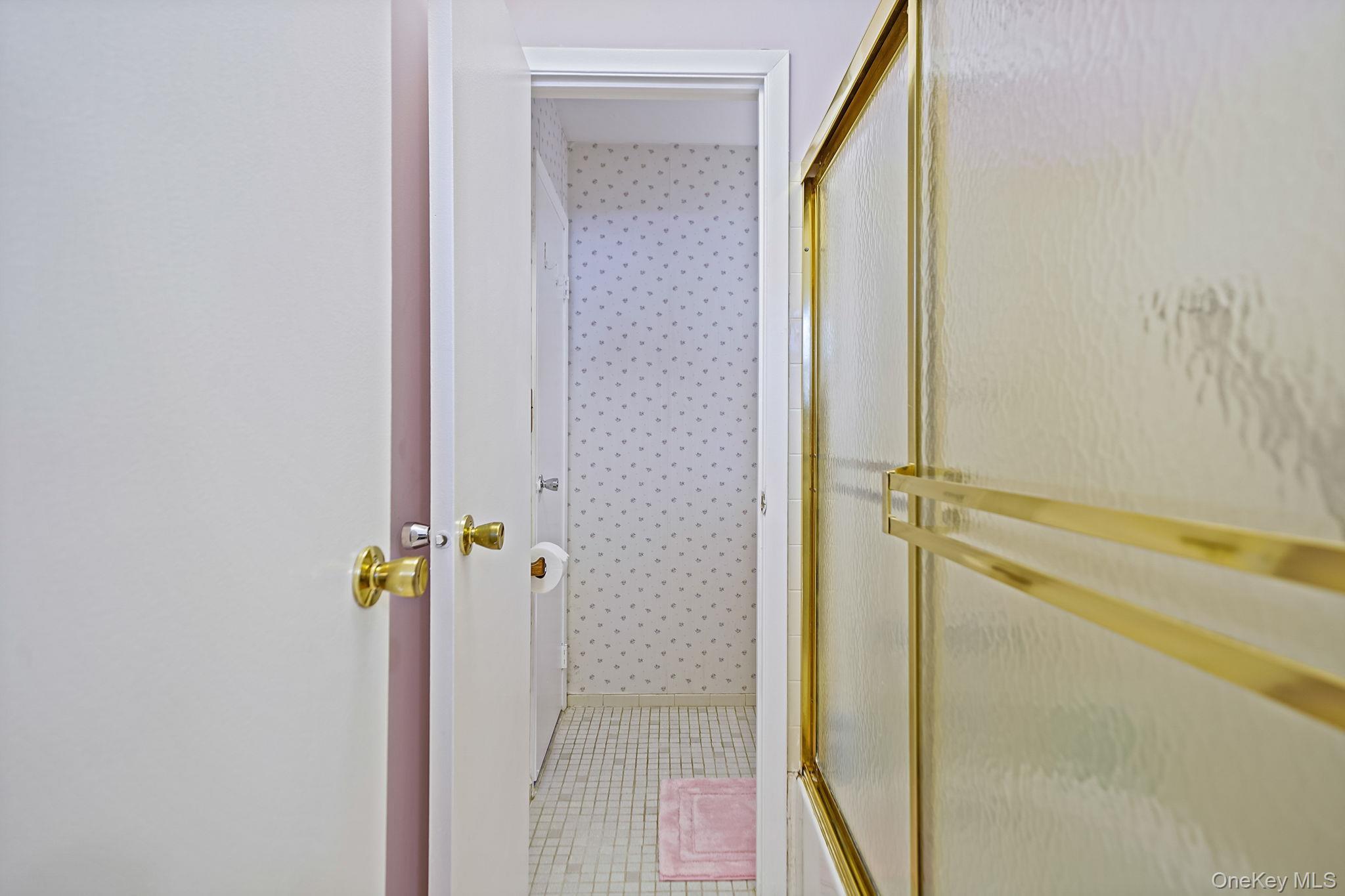 Condo Huntington Commons  Suffolk County, NY 11980, MLS-975964-19