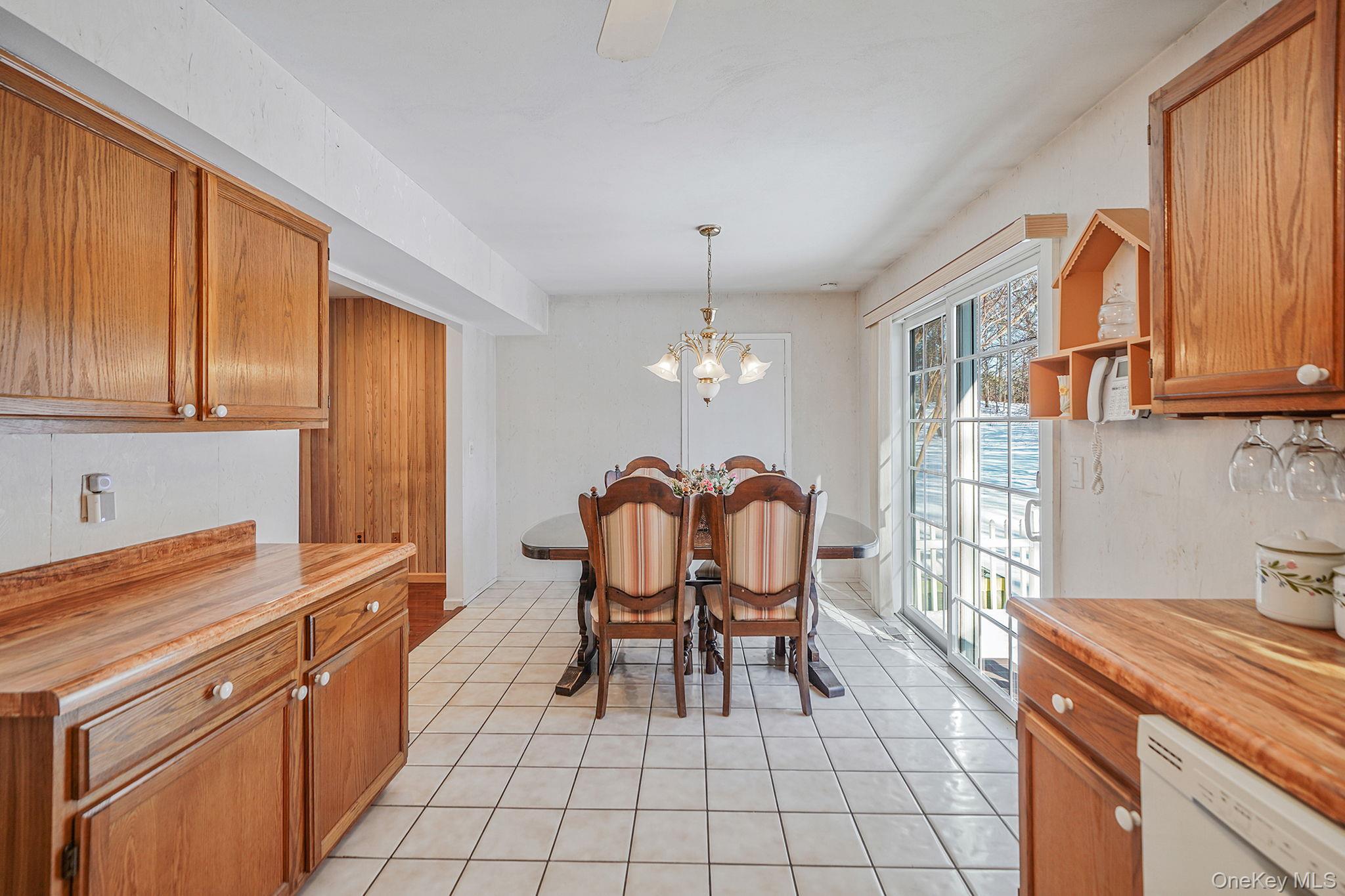 Condo Huntington Commons  Suffolk County, NY 11980, MLS-975964-25