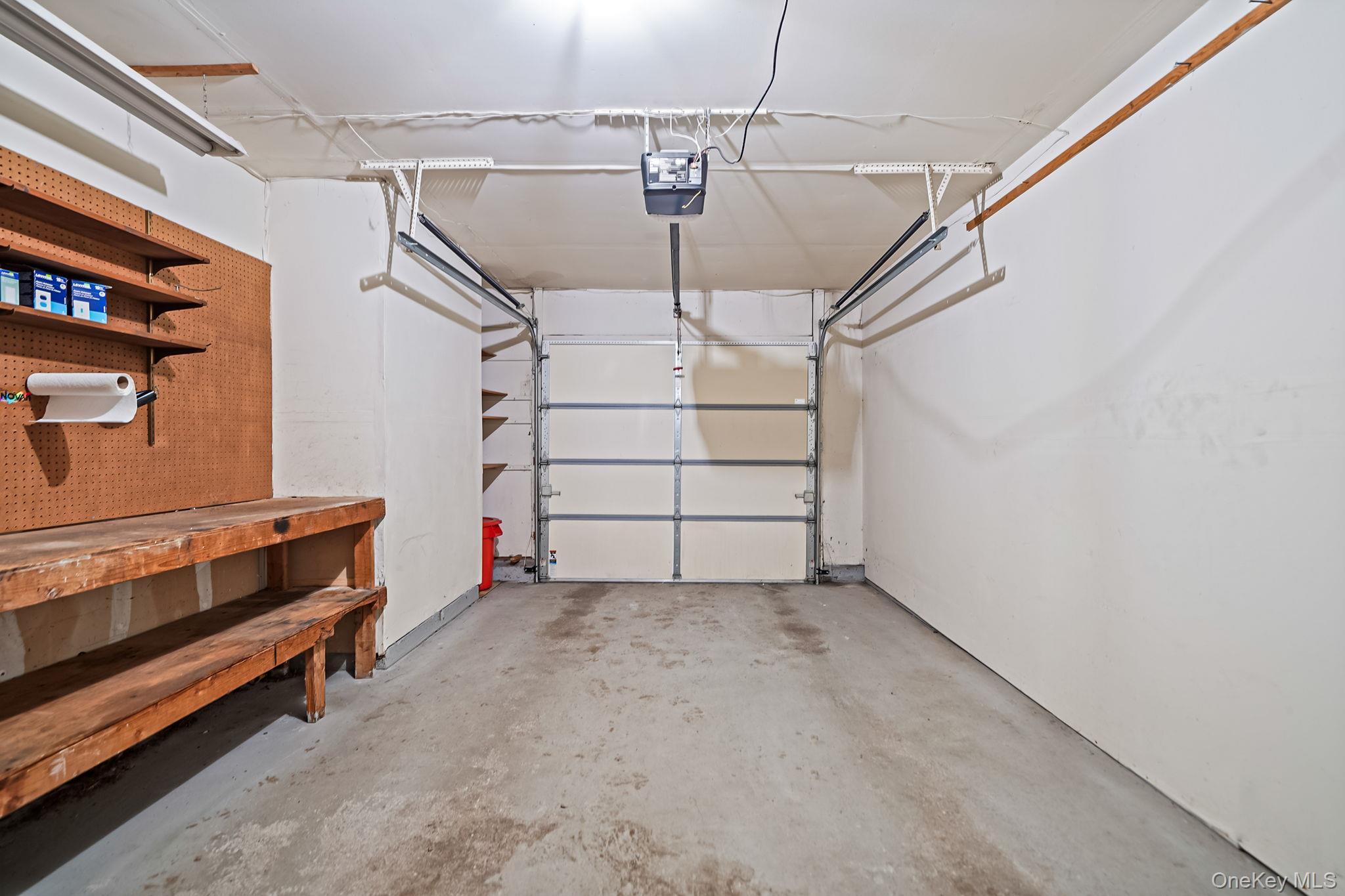 Condo Huntington Commons  Suffolk County, NY 11980, MLS-975964-27