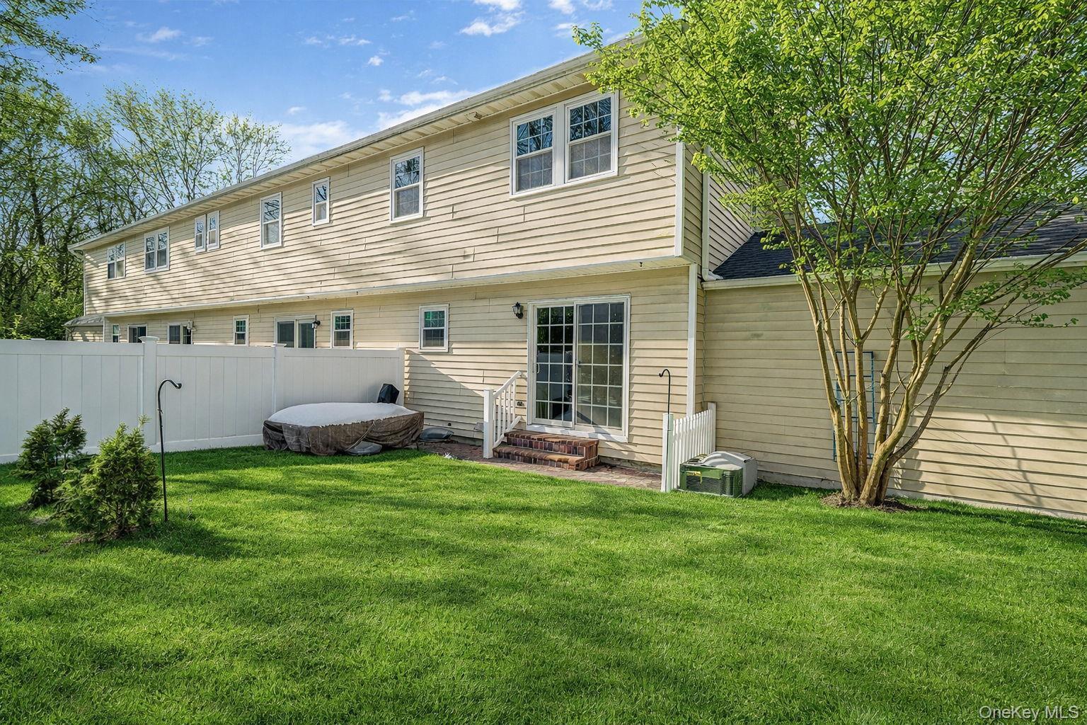 Condo Huntington Commons  Suffolk County, NY 11980, MLS-975964-30