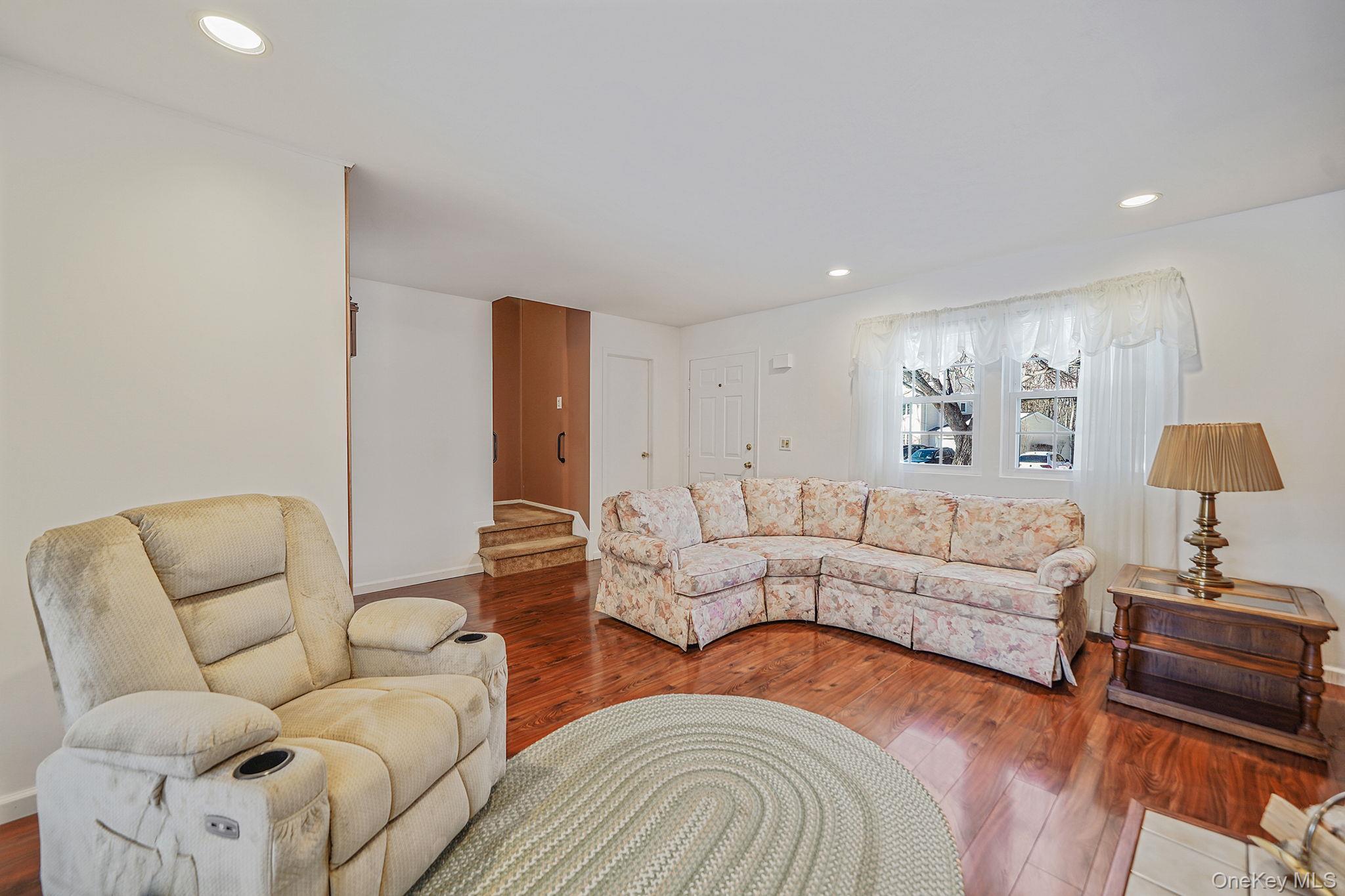 Condo Huntington Commons  Suffolk County, NY 11980, MLS-975964-5