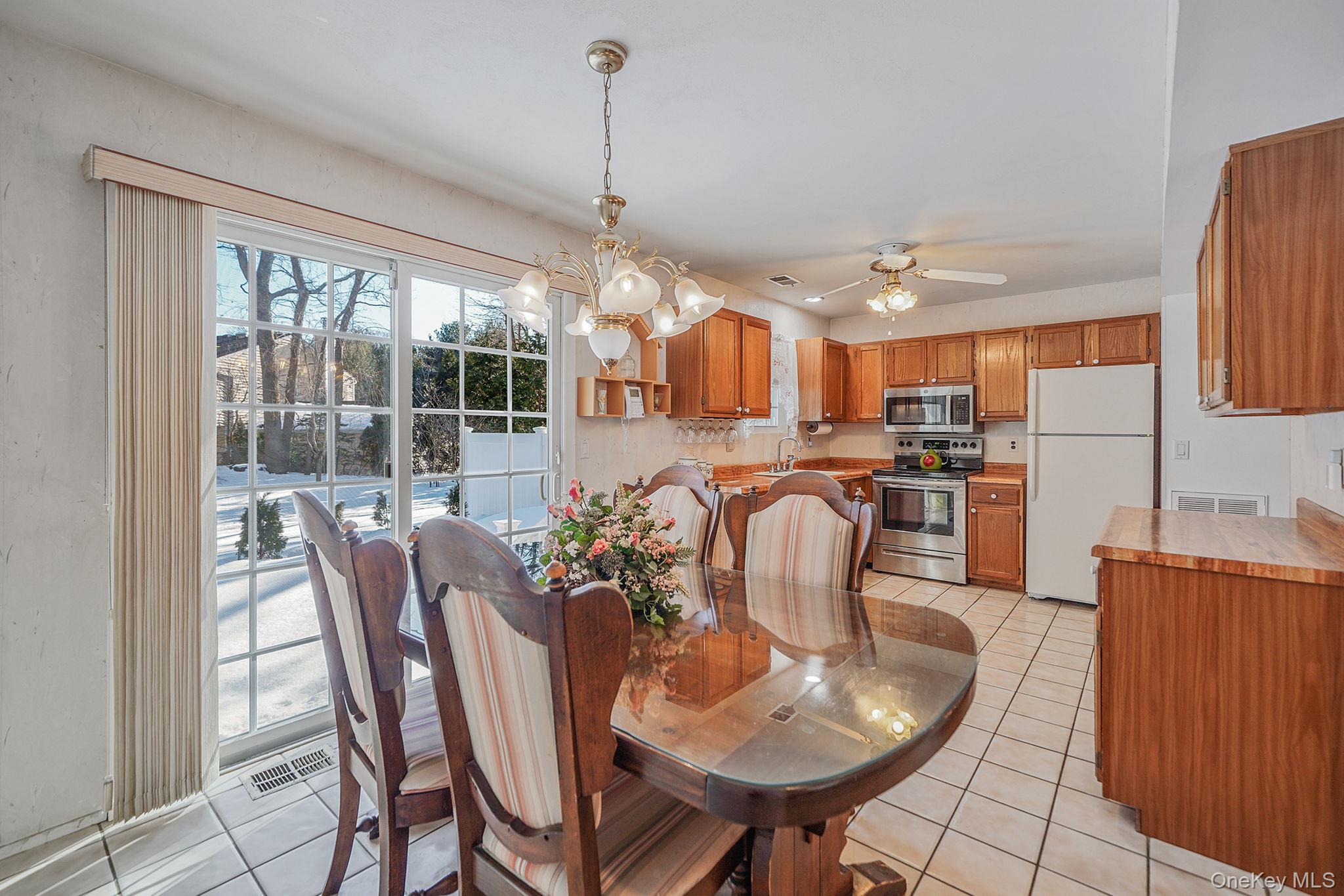 Condo Huntington Commons  Suffolk County, NY 11980, MLS-975964-6