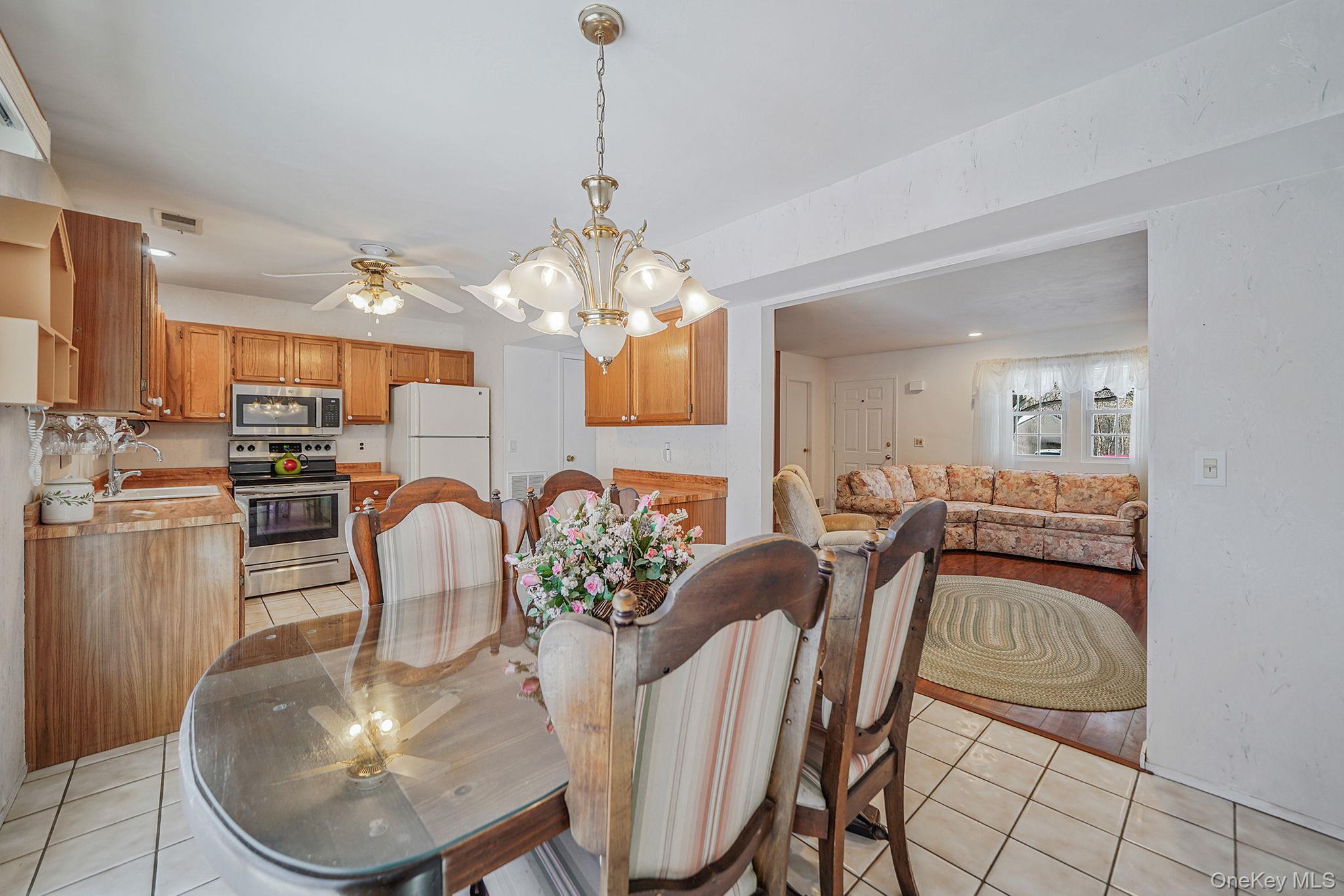 Condo Huntington Commons  Suffolk County, NY 11980, MLS-975964-7