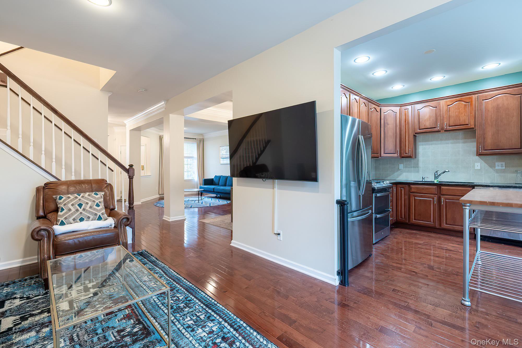 Condo Huntington Dutchess County, NY 12524, MLS-975969-16