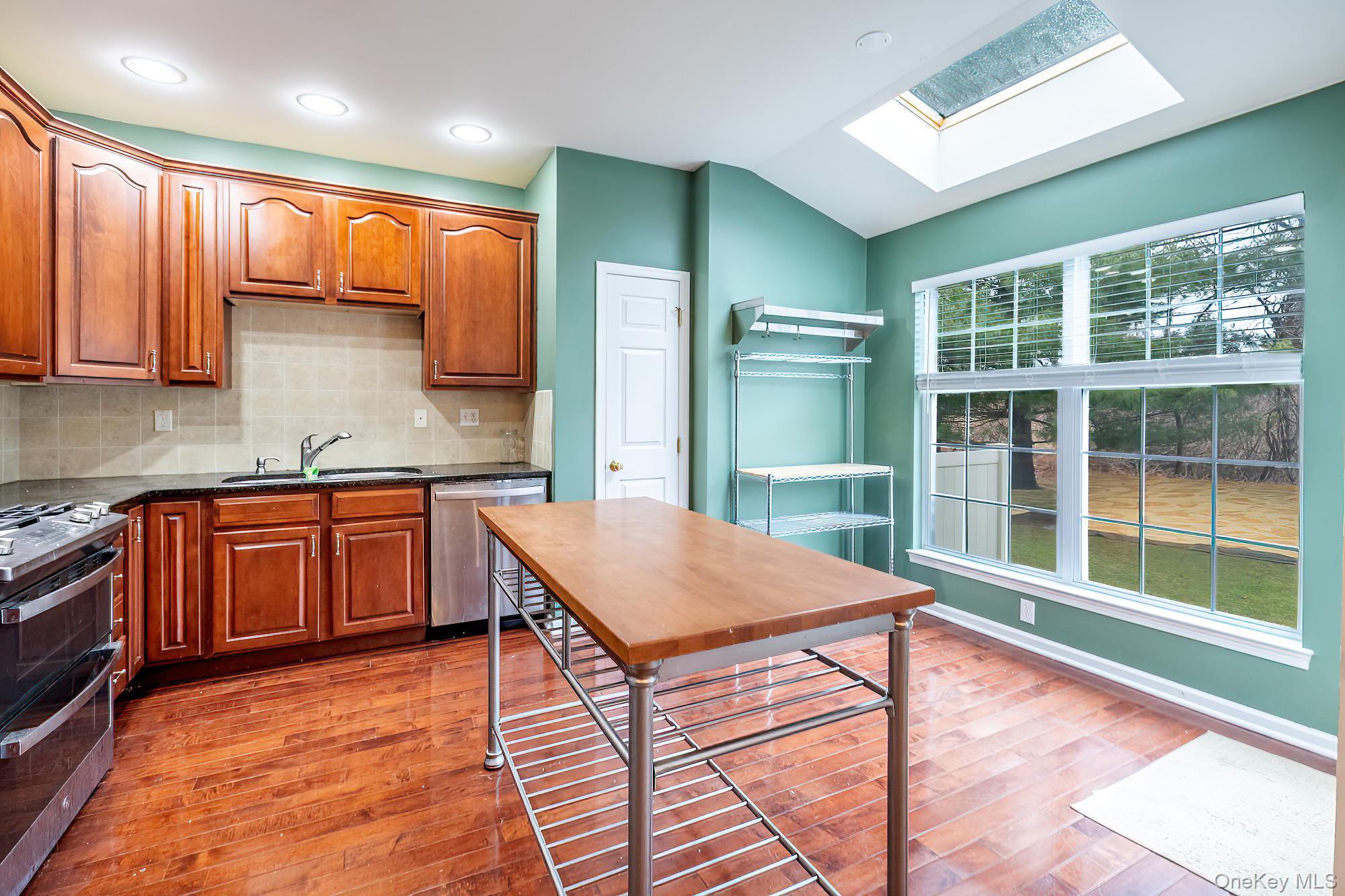 Condo Huntington Dutchess County, NY 12524, MLS-975969-18