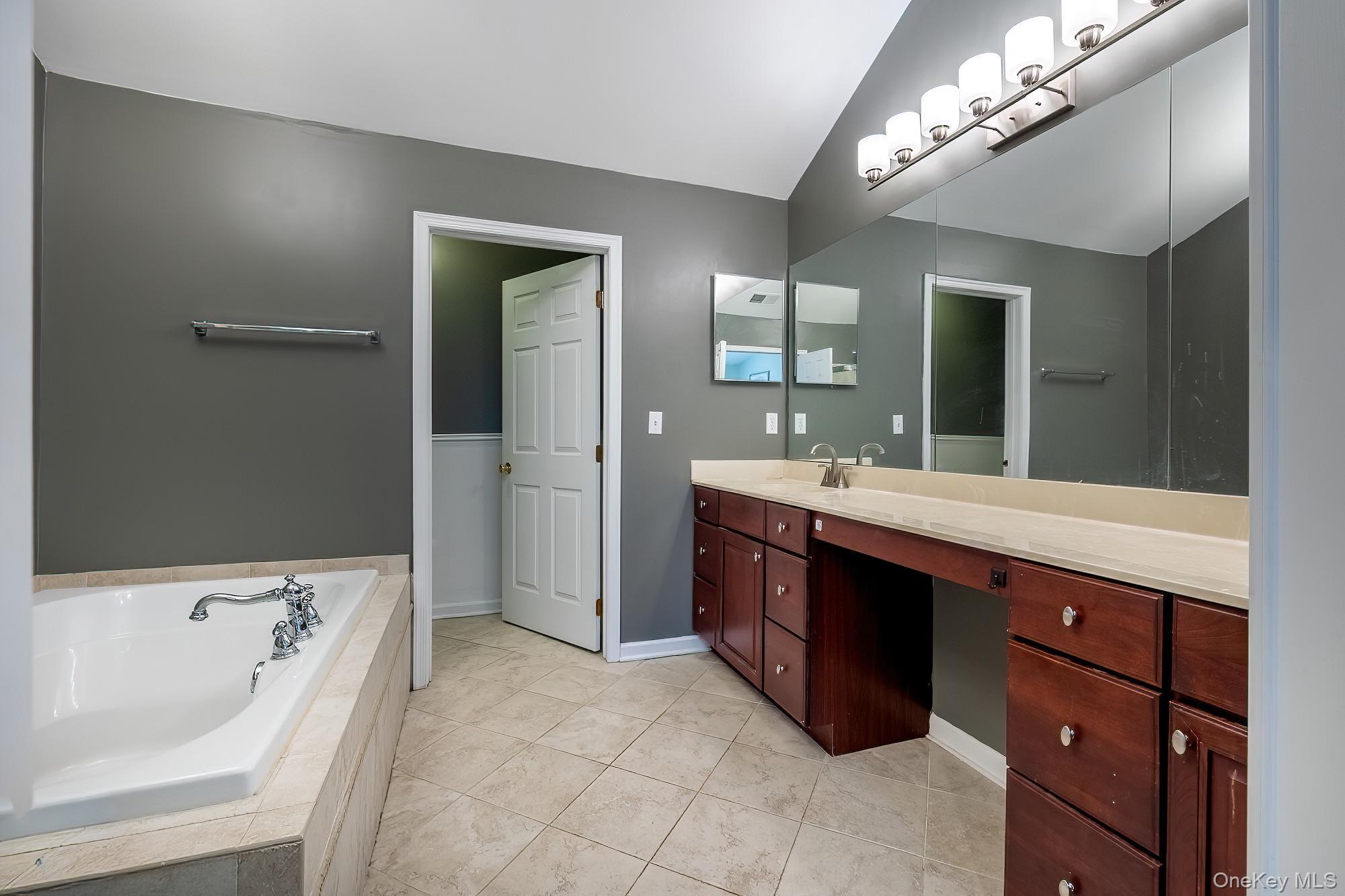 Condo Huntington Dutchess County, NY 12524, MLS-975969-27