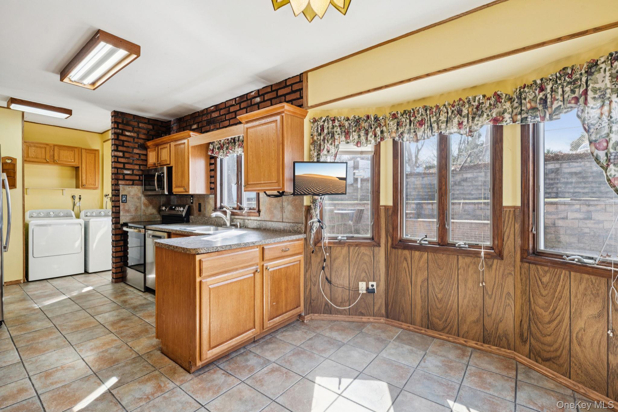 Single Family Cherry  Suffolk County, NY 11784, MLS-975975-16