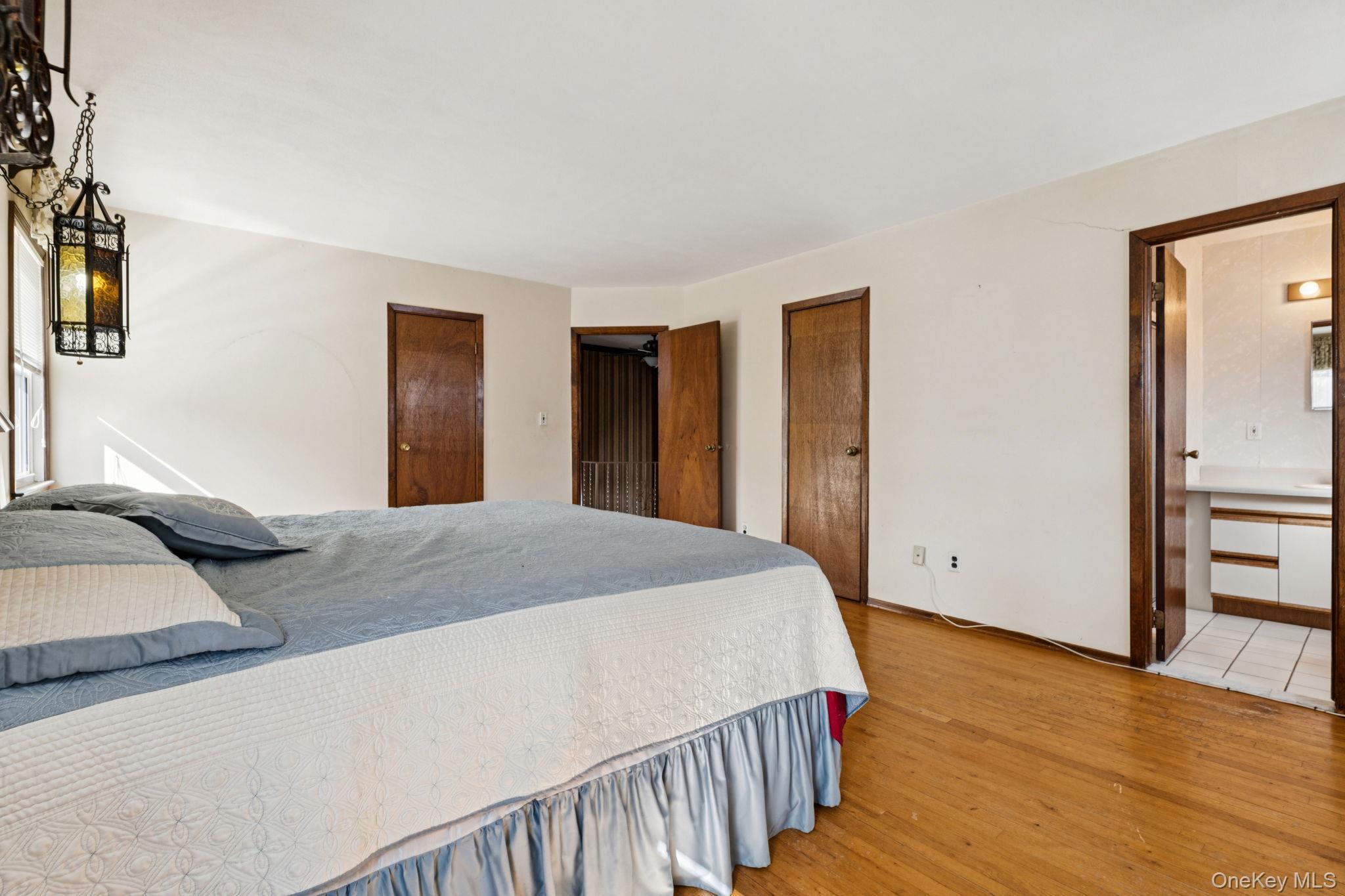 Single Family Cherry  Suffolk County, NY 11784, MLS-975975-31