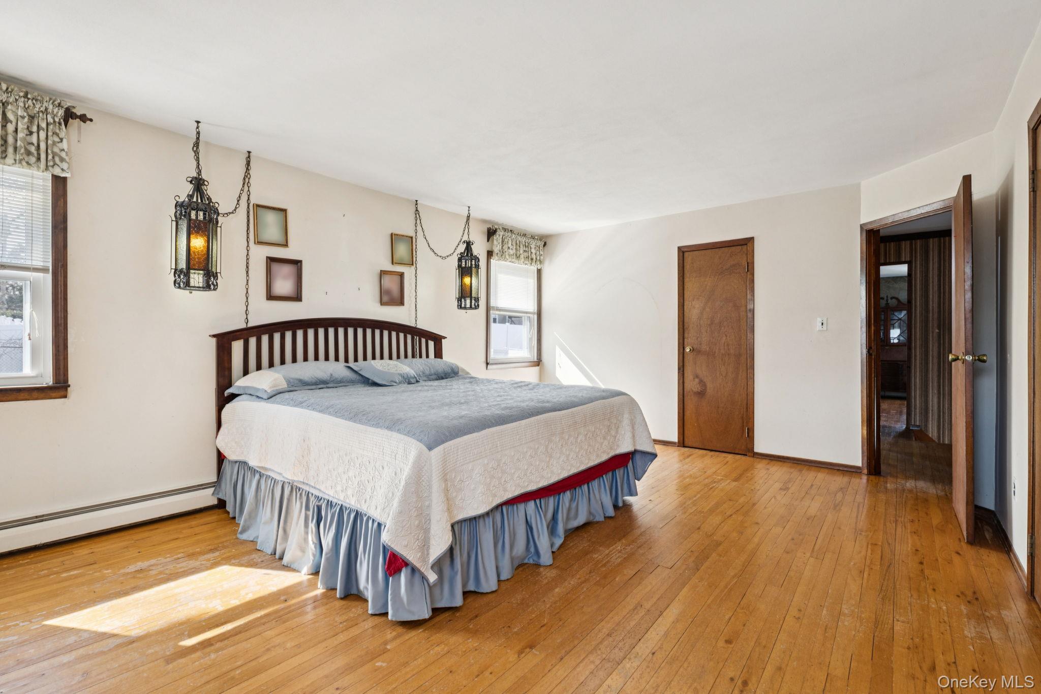 Single Family Cherry  Suffolk County, NY 11784, MLS-975975-32