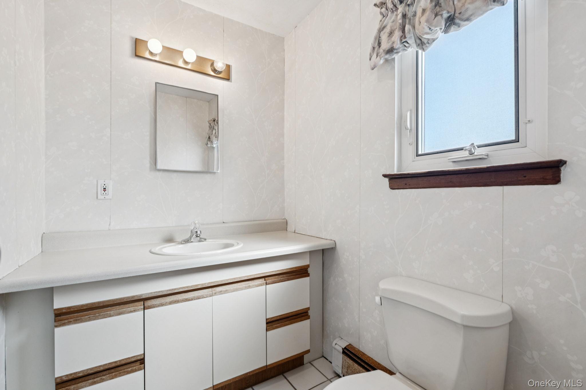 Single Family Cherry  Suffolk County, NY 11784, MLS-975975-33